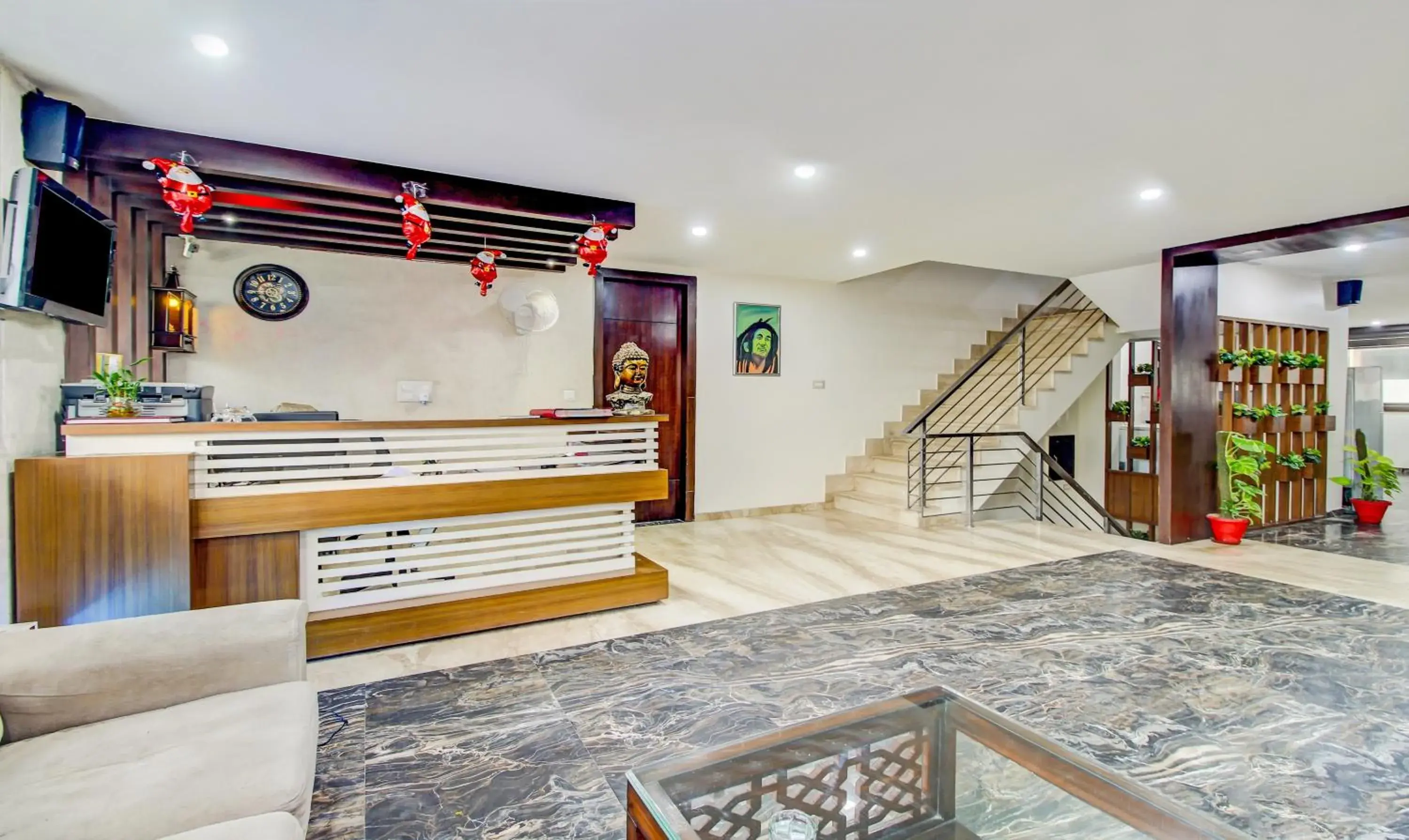 Lobby or reception in Treebo M2M Residency Sector 46 Lobby or reception in Treebo M2M Residency Sector 46