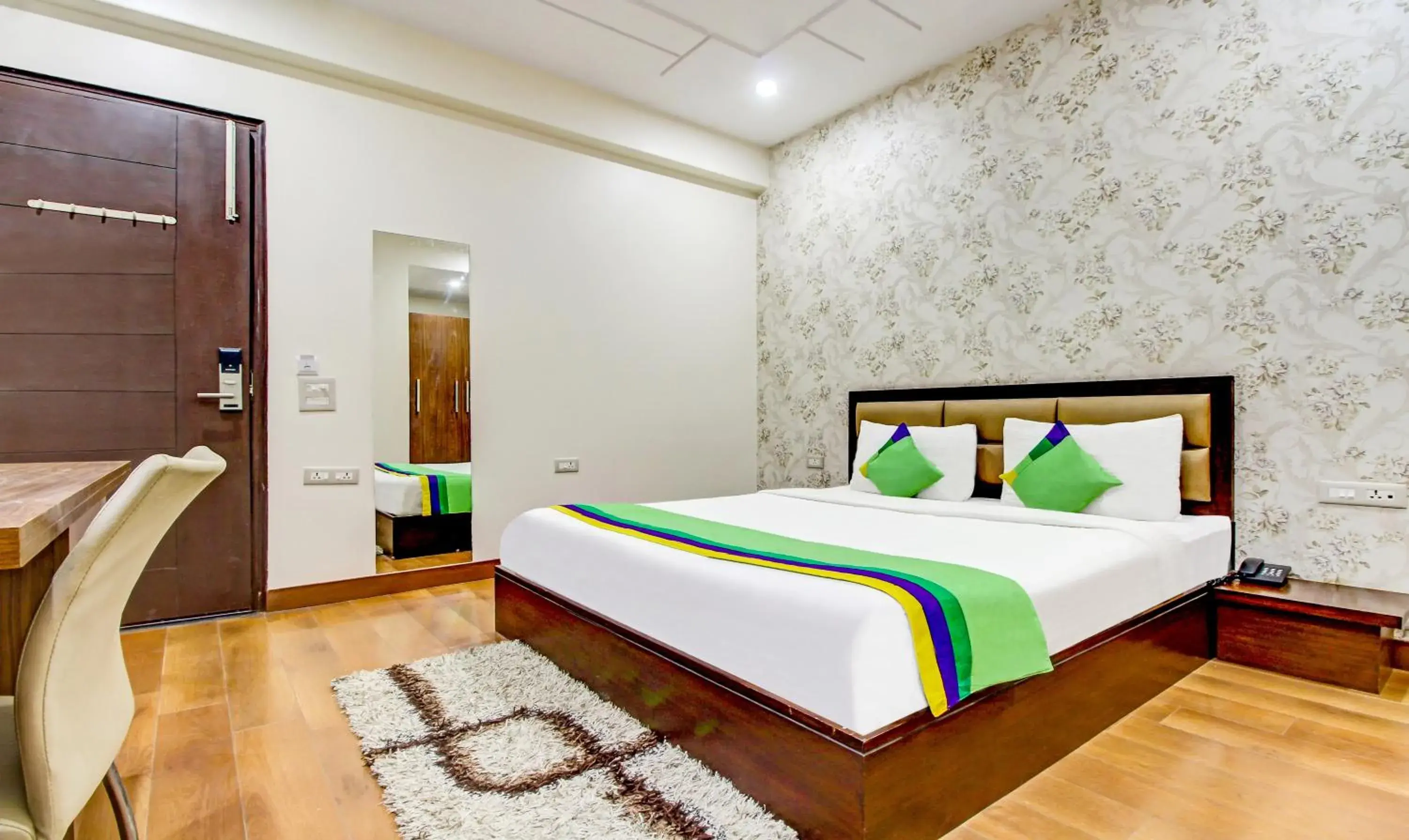 Deluxe Double Room - single occupancy in Treebo M2M Residency Sector 46 Deluxe Double Room - single occupancy in Treebo M2M Residency Sector 46