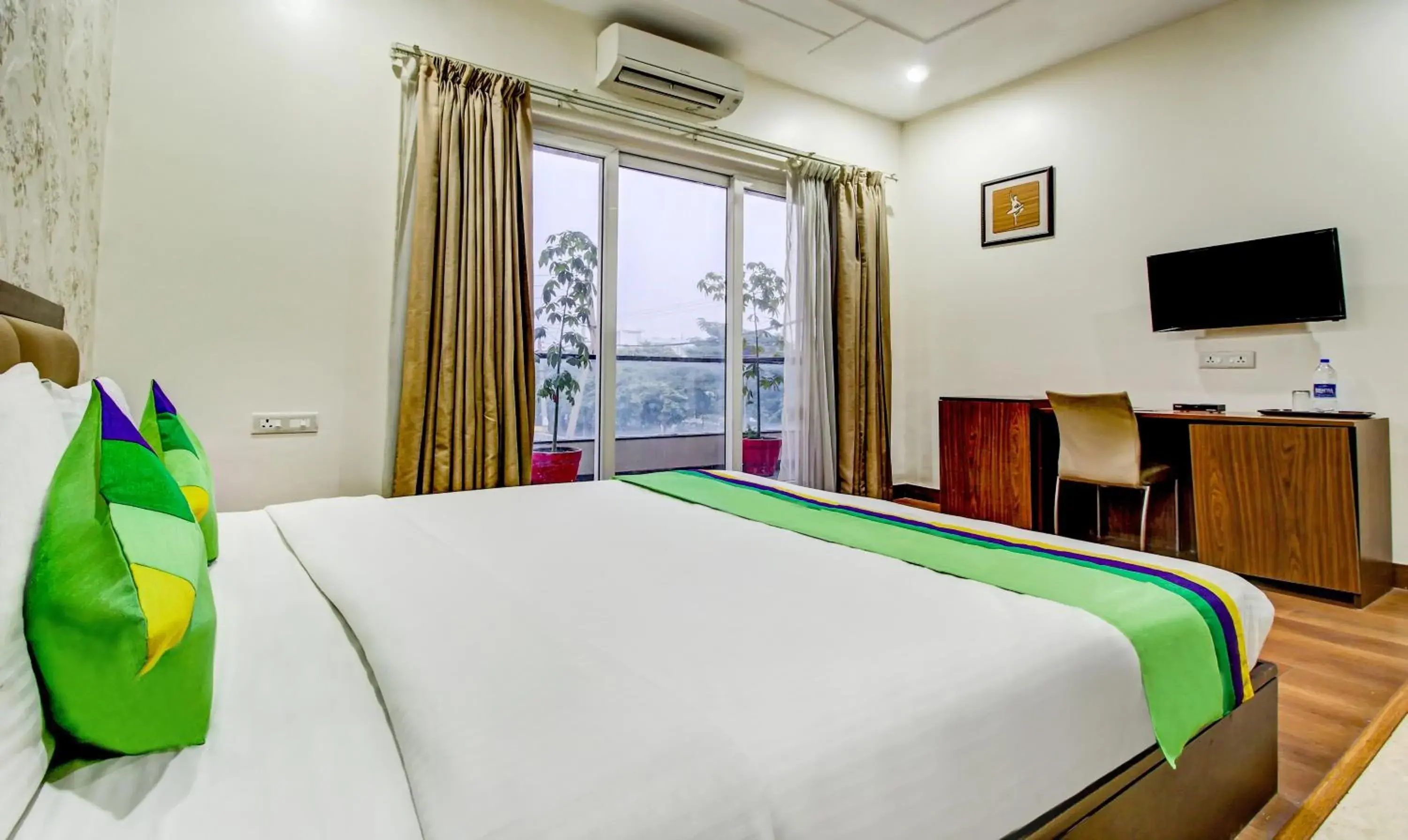 Bedroom, Bed in Treebo M2M Residency Sector 46 Bedroom, Bed in Treebo M2M Residency Sector 46