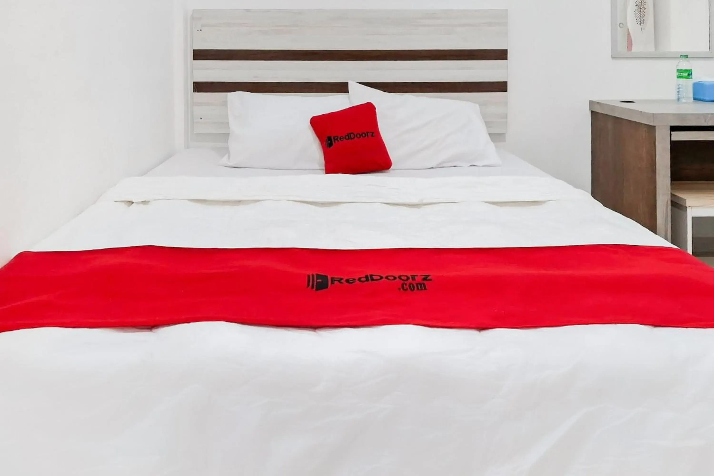 Bedroom, Bed in RedDoorz Syariah near Tanjung Pinang City Center Bedroom, Bed in RedDoorz Syariah near Tanjung Pinang City Center