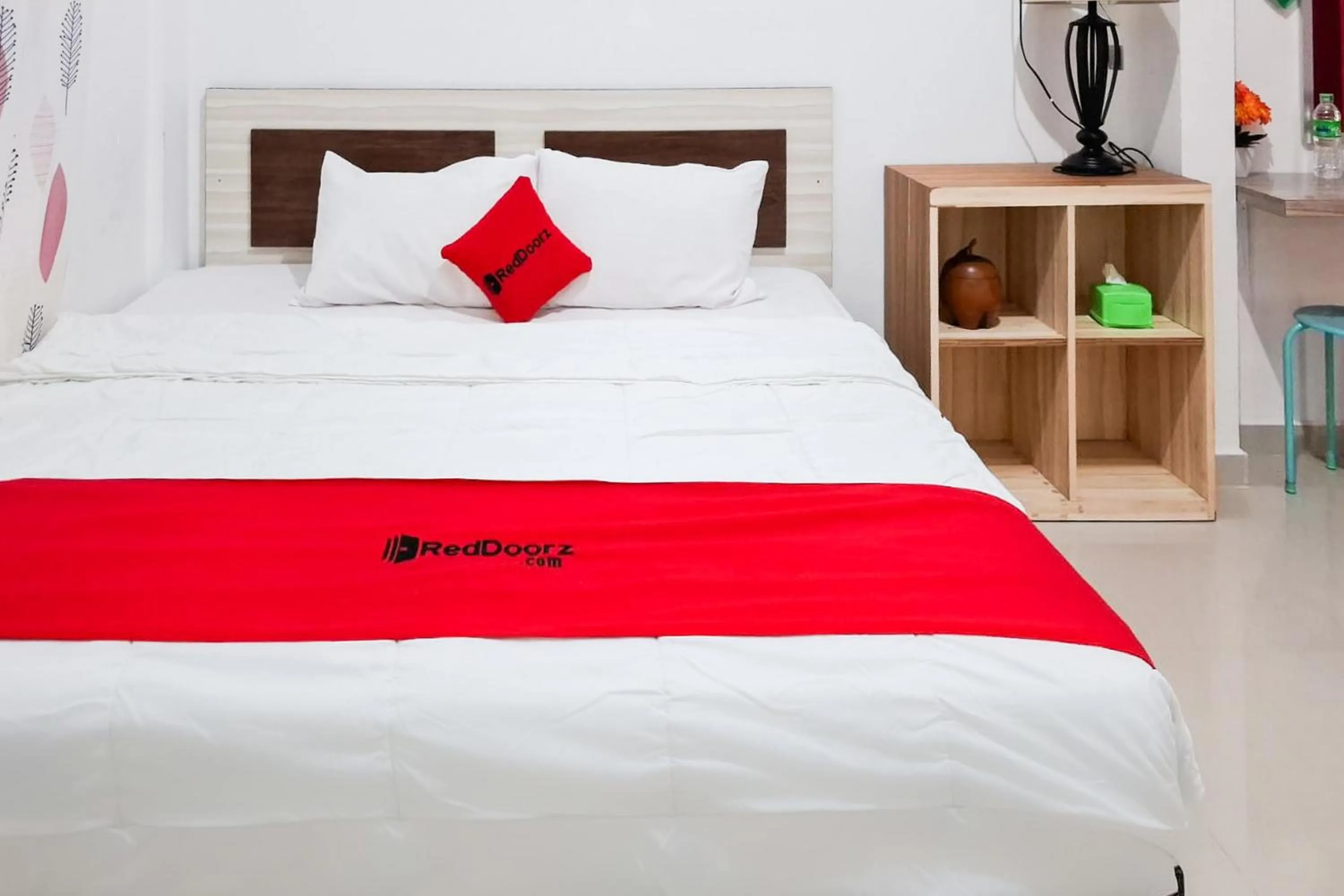 Bedroom, Bed in RedDoorz Syariah near Tanjung Pinang City Center