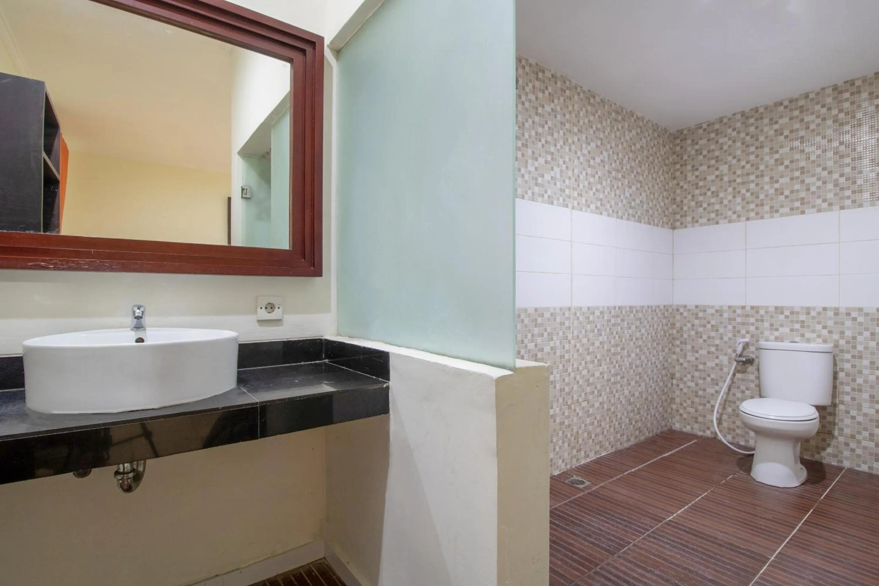 Bathroom in Flagship 2688 Guntur Hotel