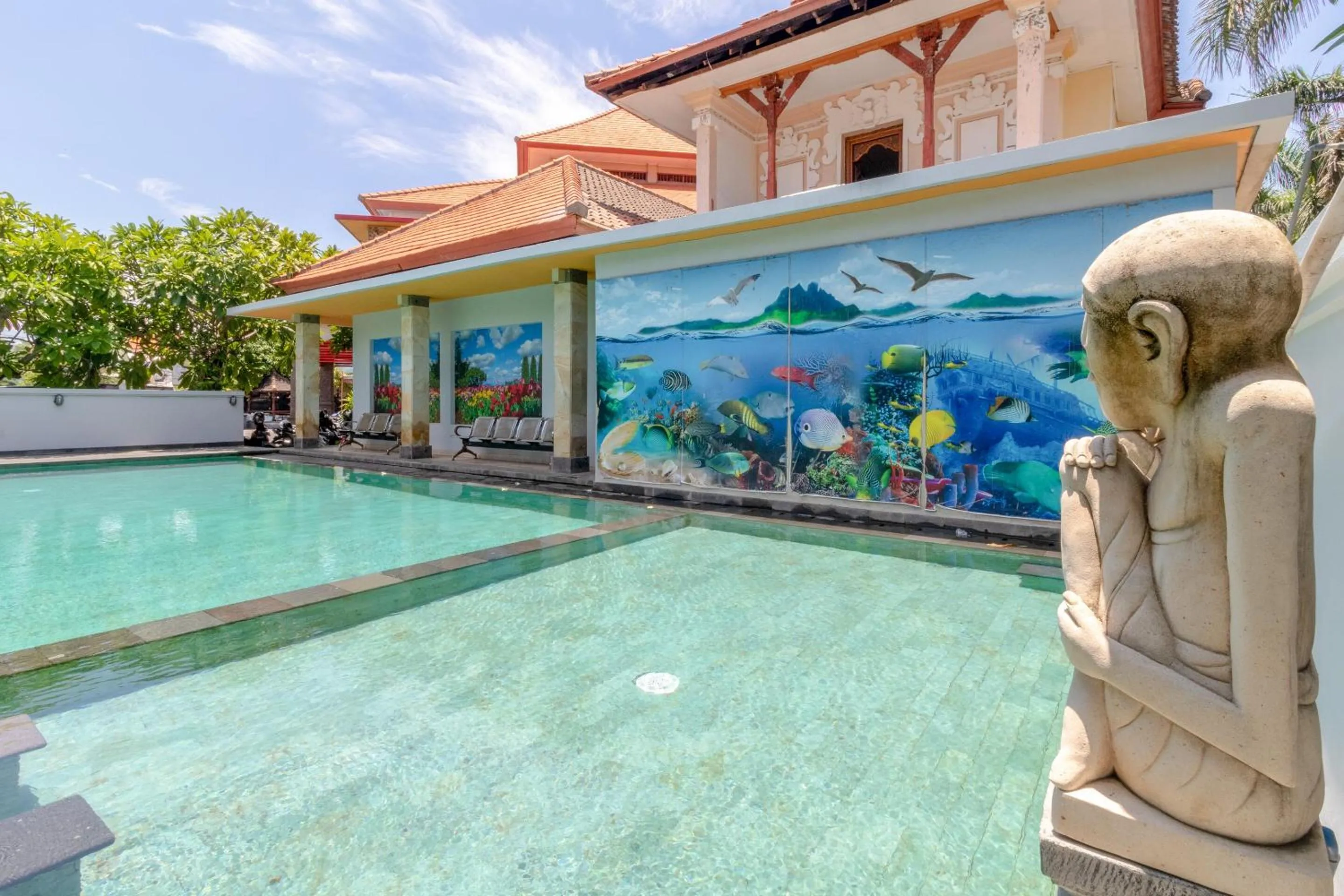 Swimming pool in Flagship 2688 Guntur Hotel