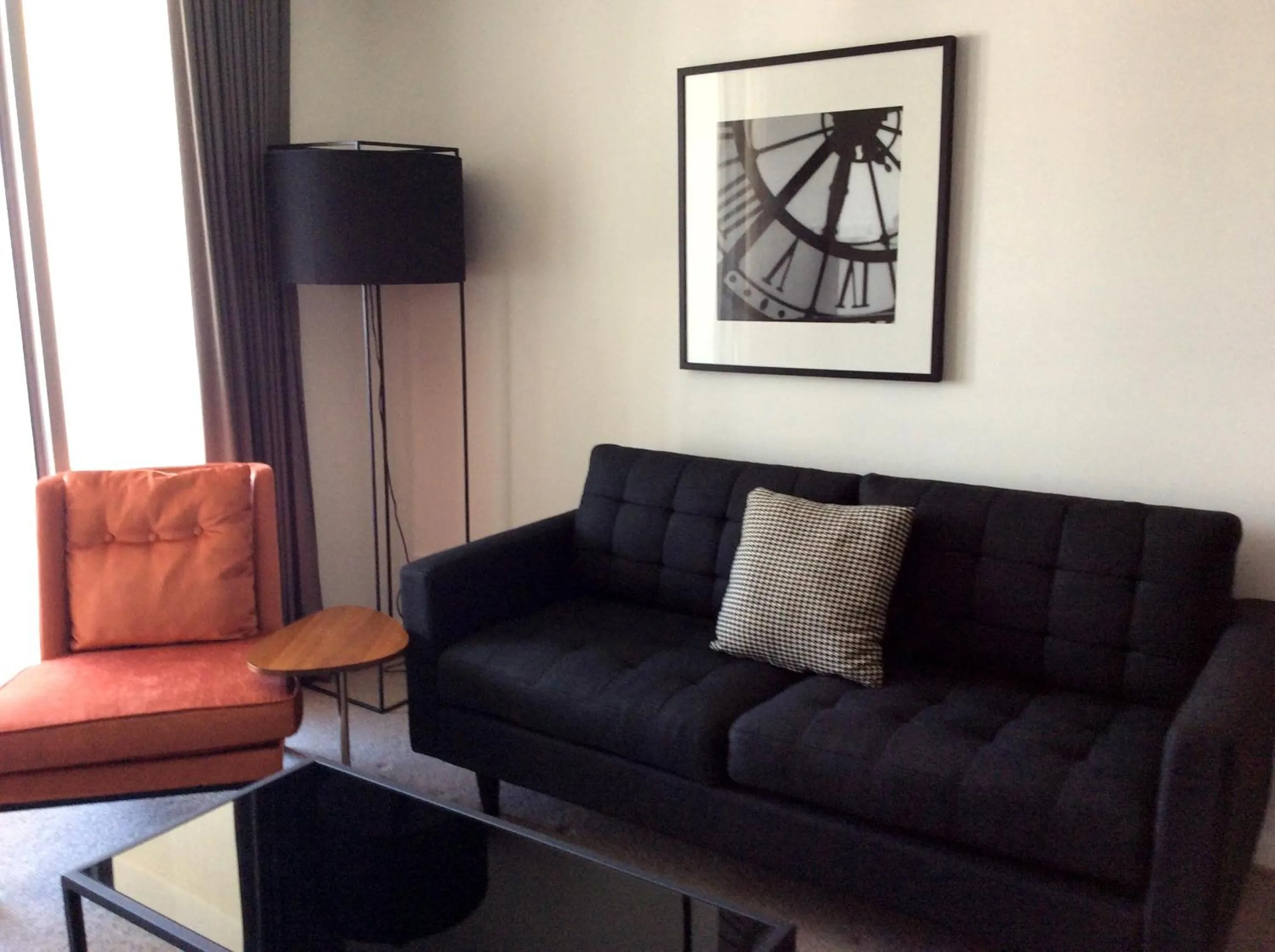 Living room in Morgan Suites