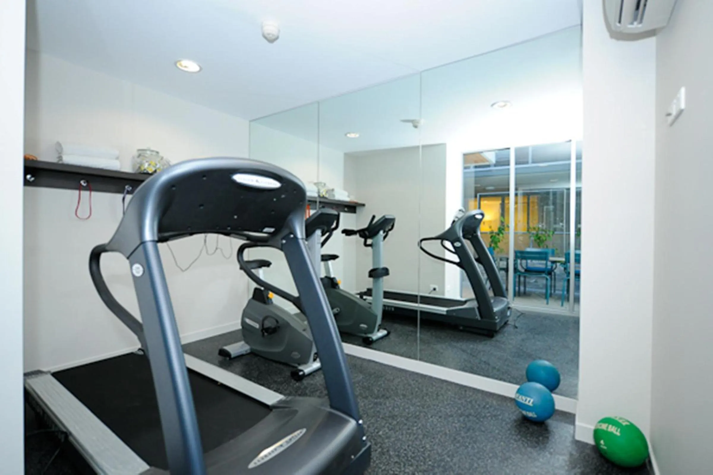 Fitness centre/facilities in Morgan Suites