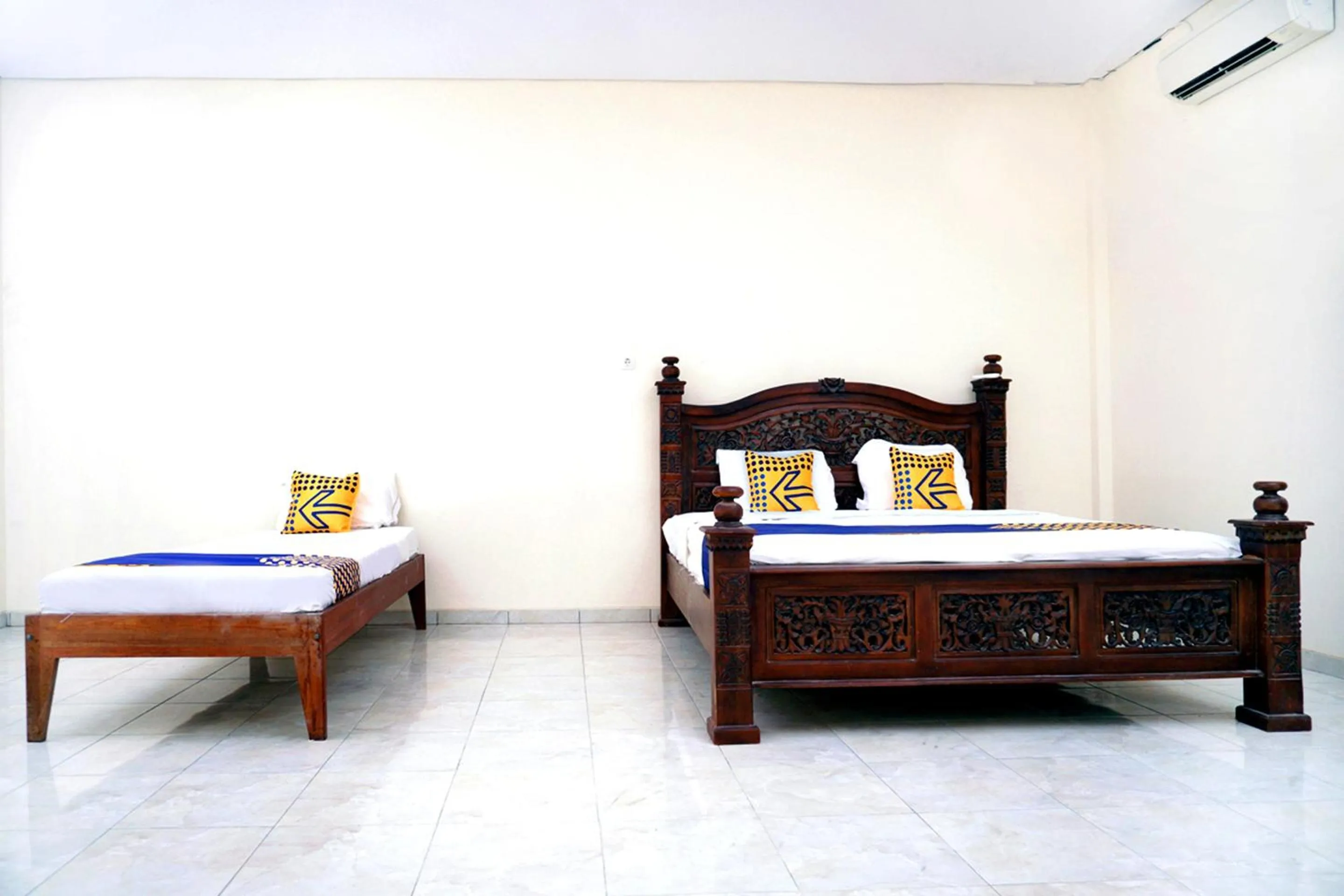 Bedroom, Bed in SPOT ON 2629 Duta Karimun