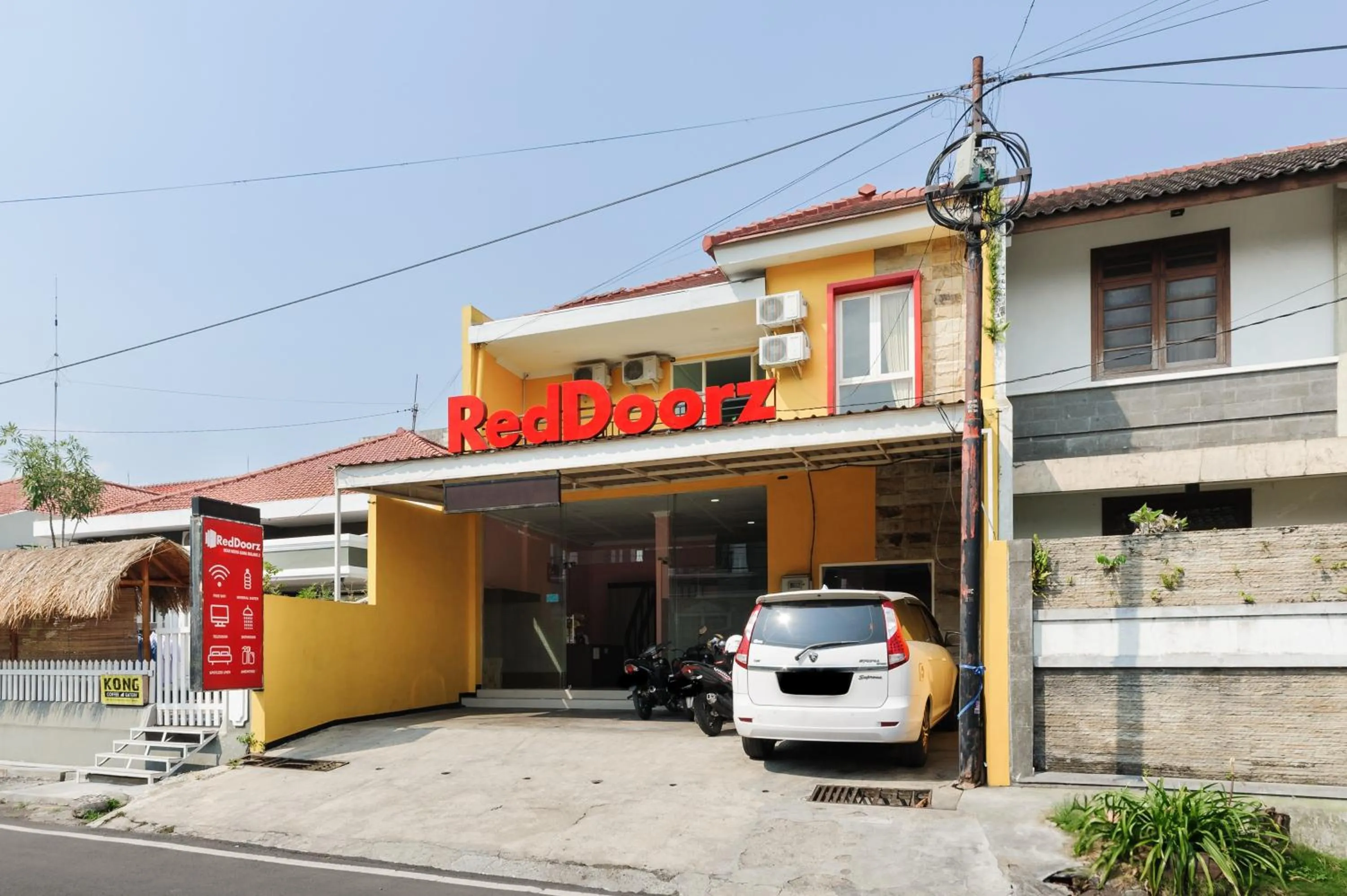 Facade/entrance in Reddoorz near Universitas Widyagama Malang 2