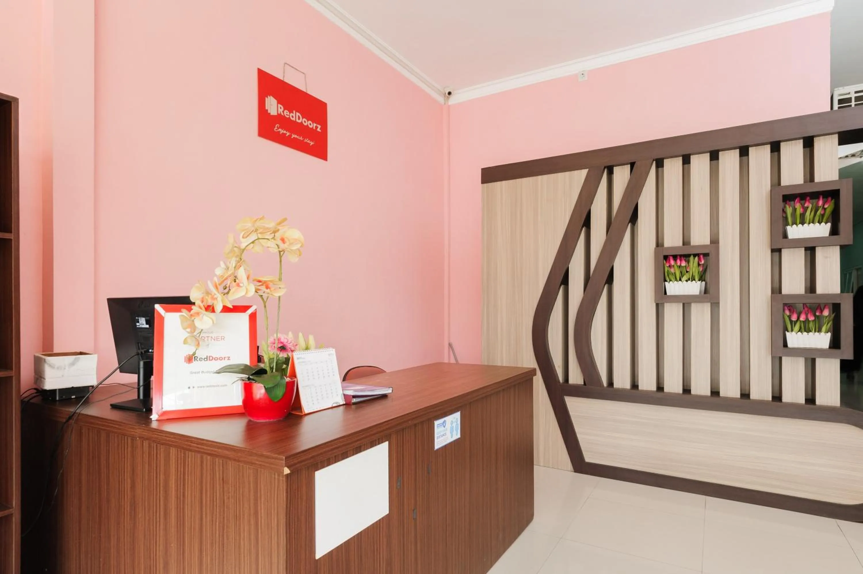Lobby or reception in Reddoorz near Universitas Widyagama Malang 2