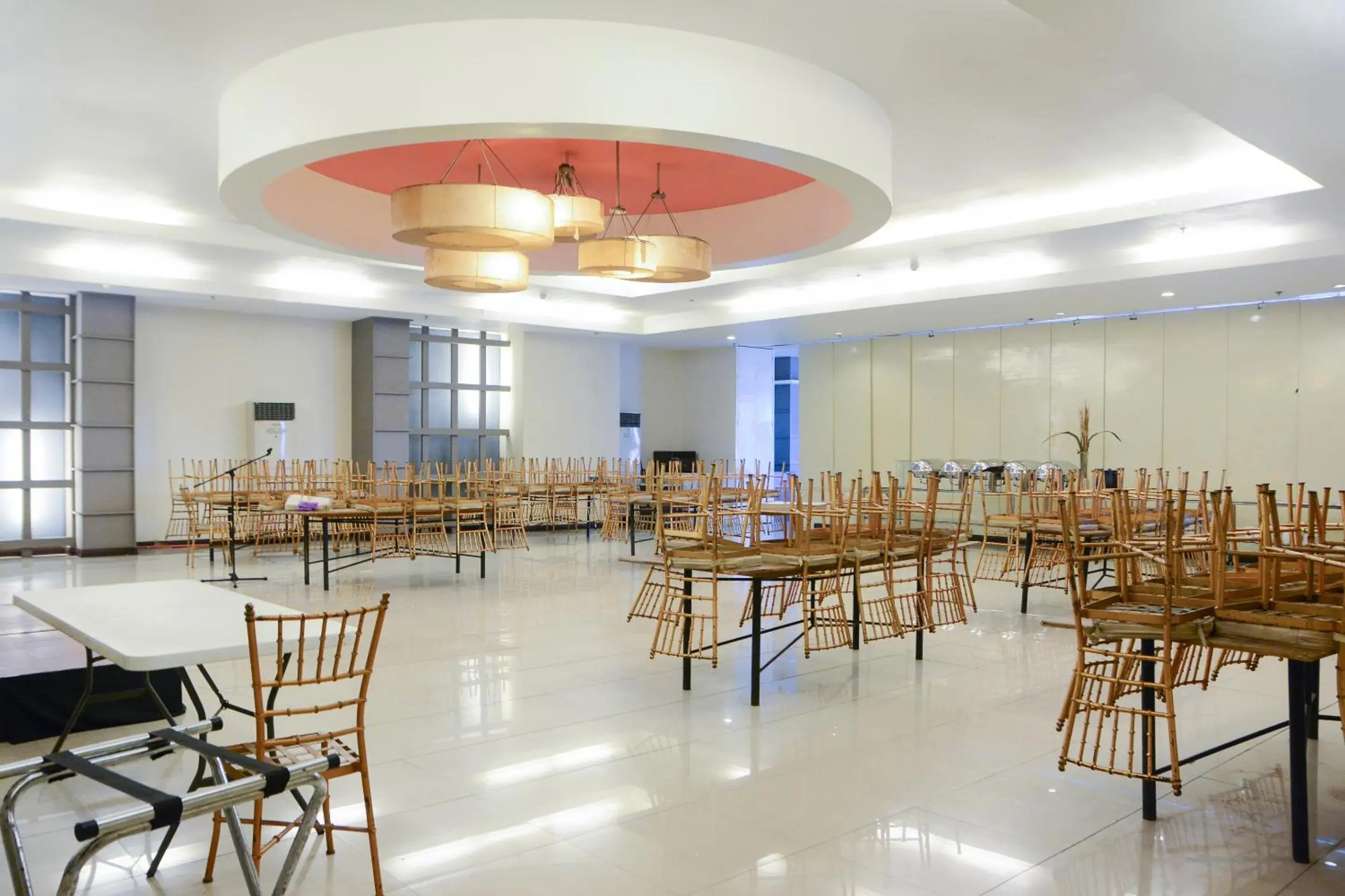 Banquet/Function facilities in East View Hotel Banquet/Function facilities in East View Hotel