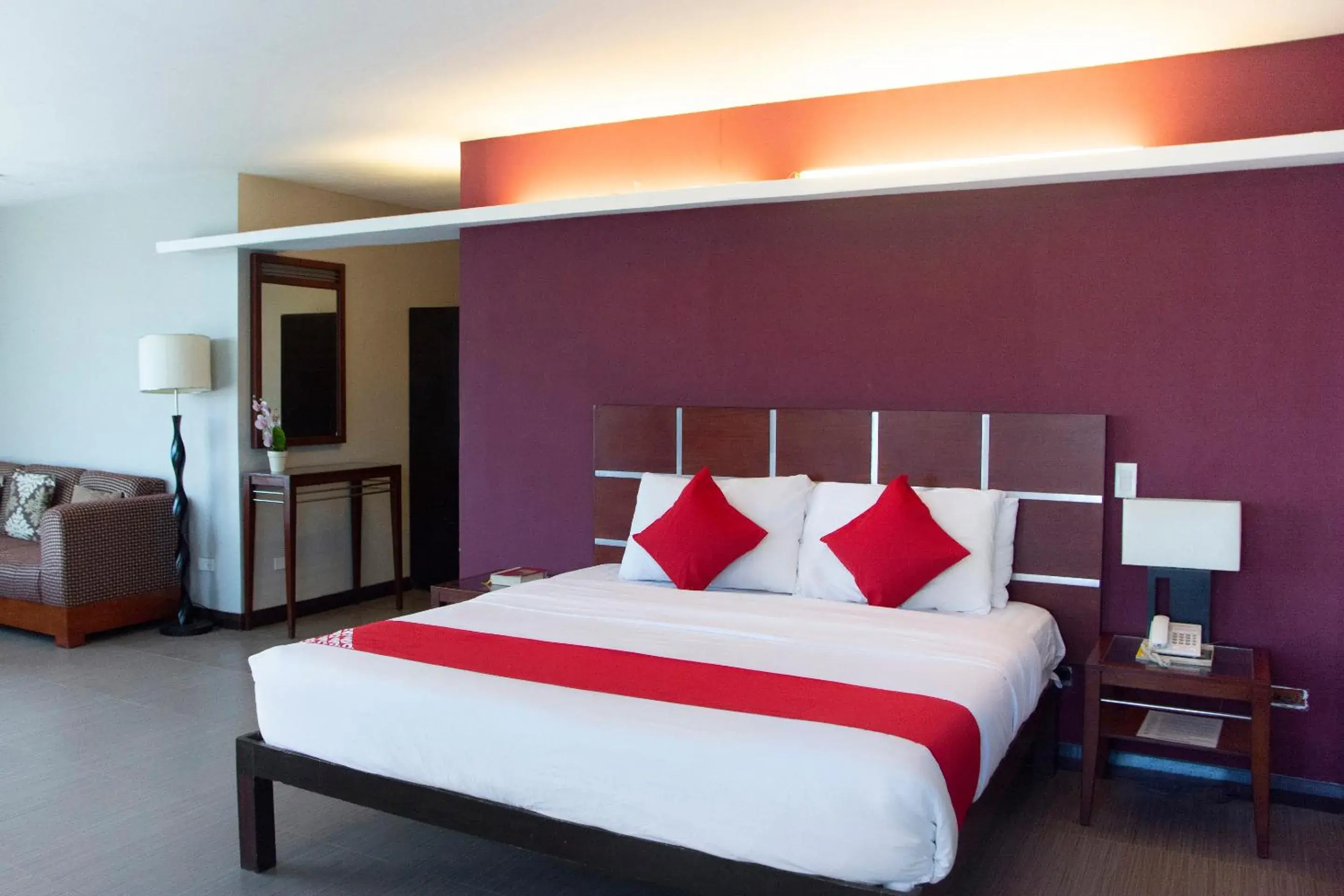 Bedroom, Bed in East View Hotel Bedroom, Bed in East View Hotel