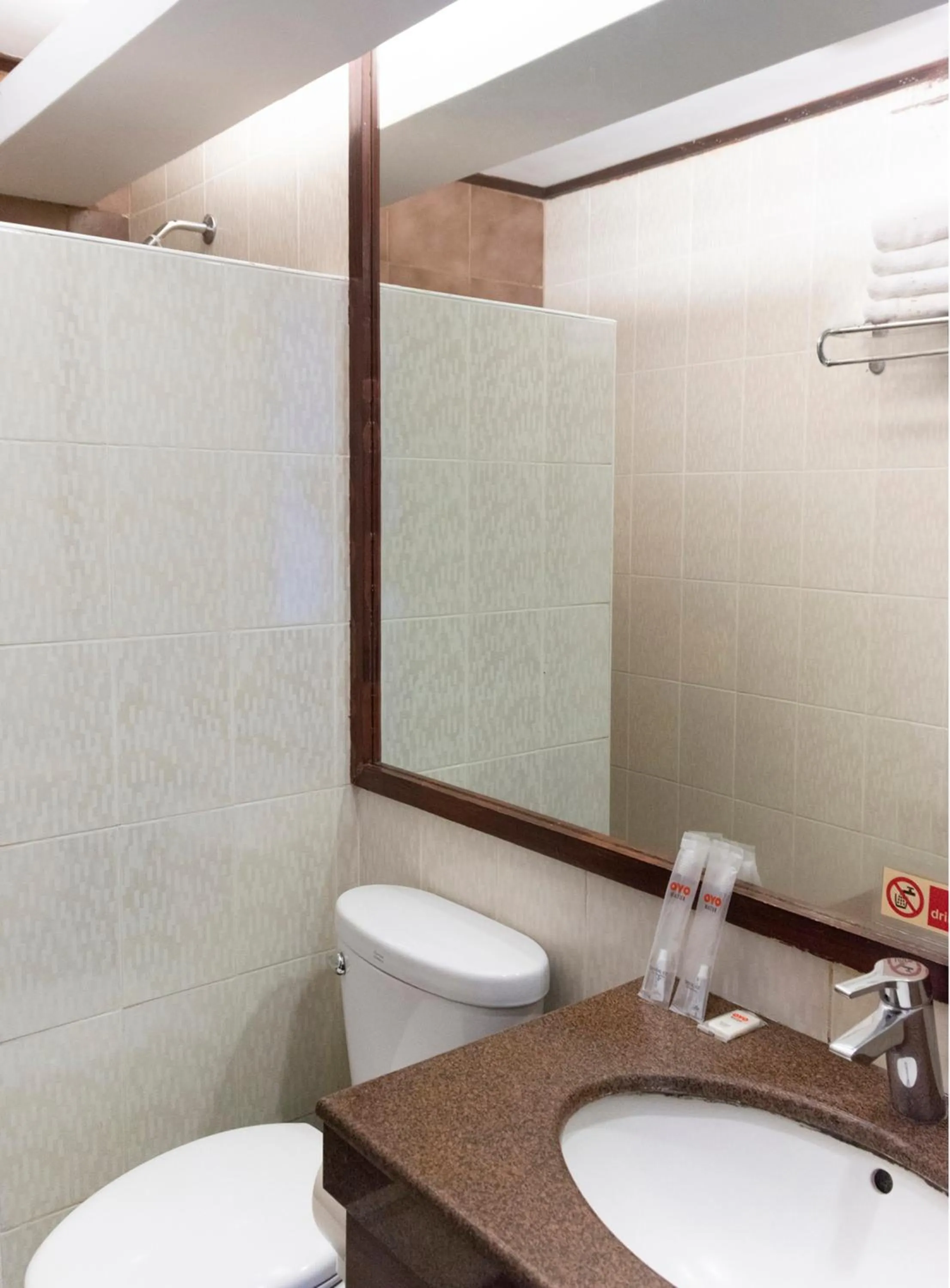 Bathroom in East View Hotel