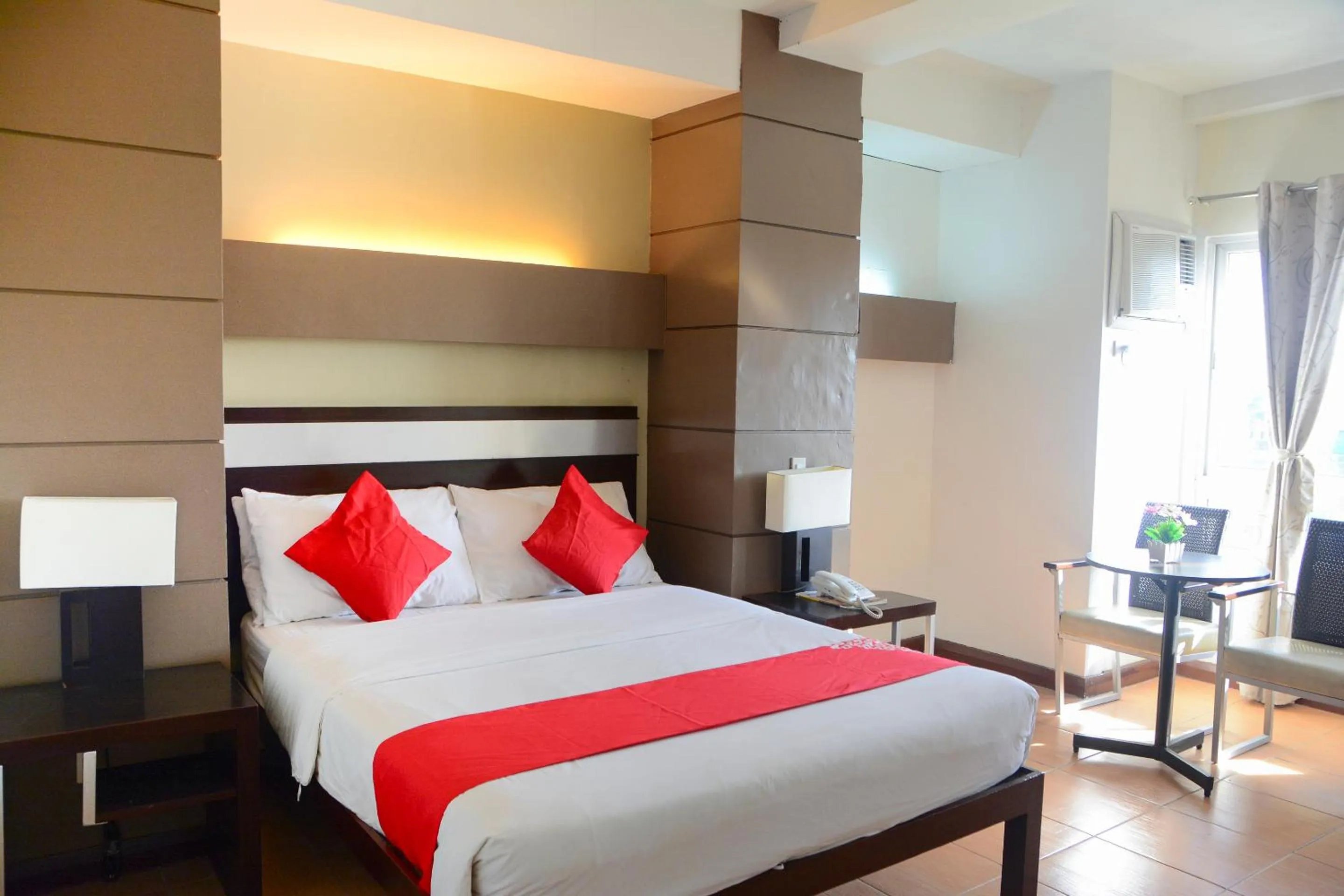 Bedroom, Bed in East View Hotel