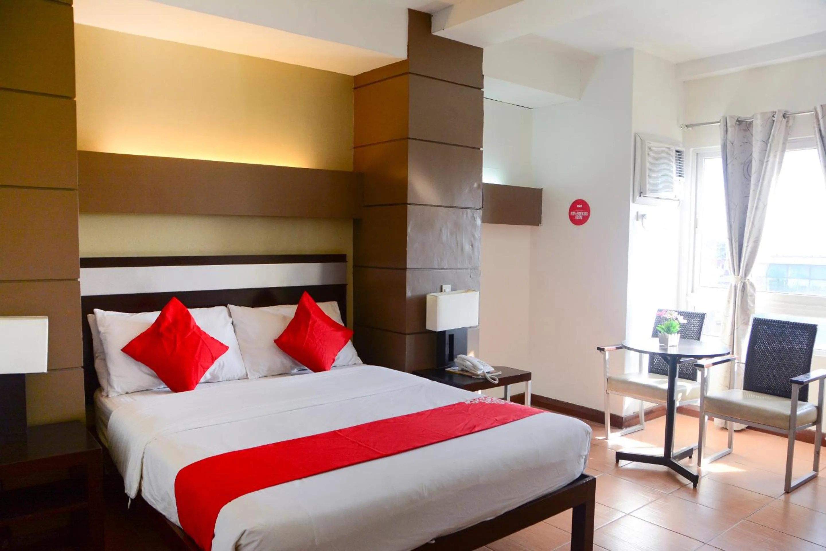 Bedroom, Bed in East View Hotel