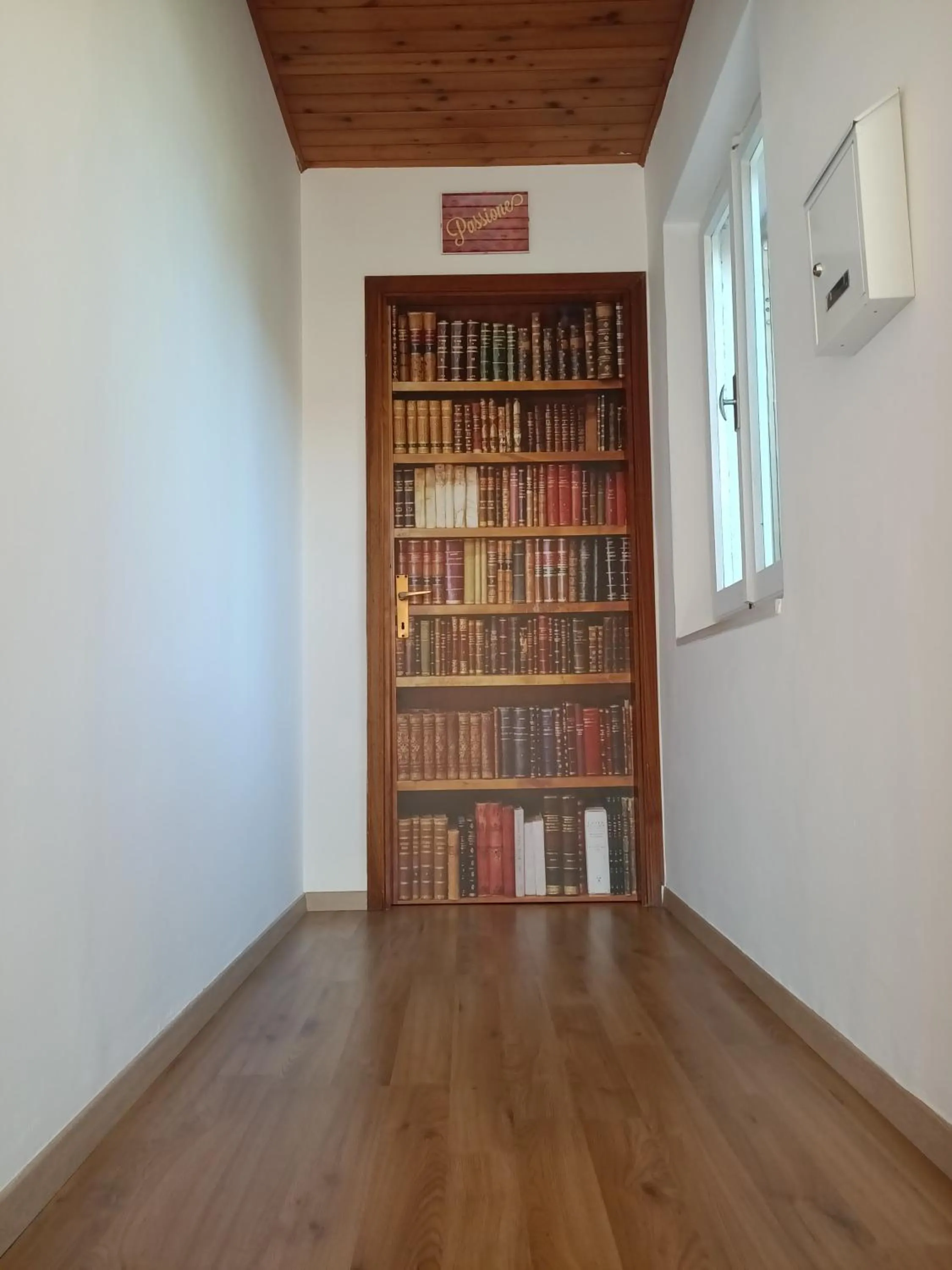 Decorative detail in La casa sul tetto, Room's & Glamping