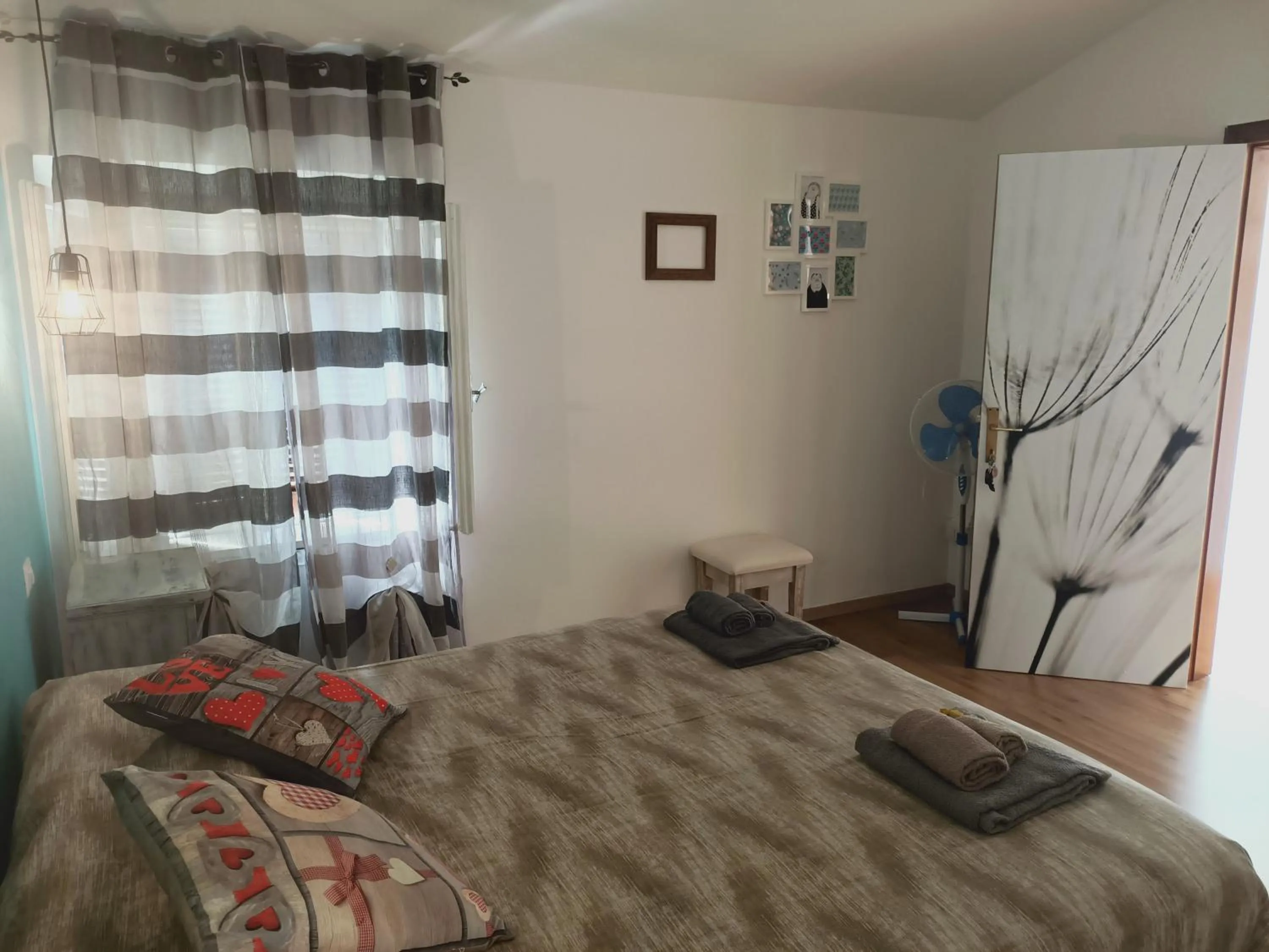 Photo of the whole room, Bed in La casa sul tetto, Room's & Glamping