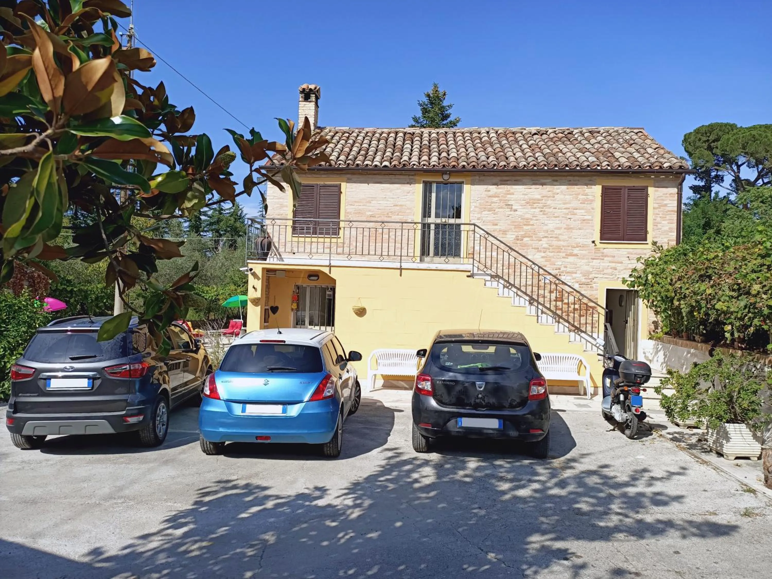 Facade/entrance in La casa sul tetto, Room's & Glamping
