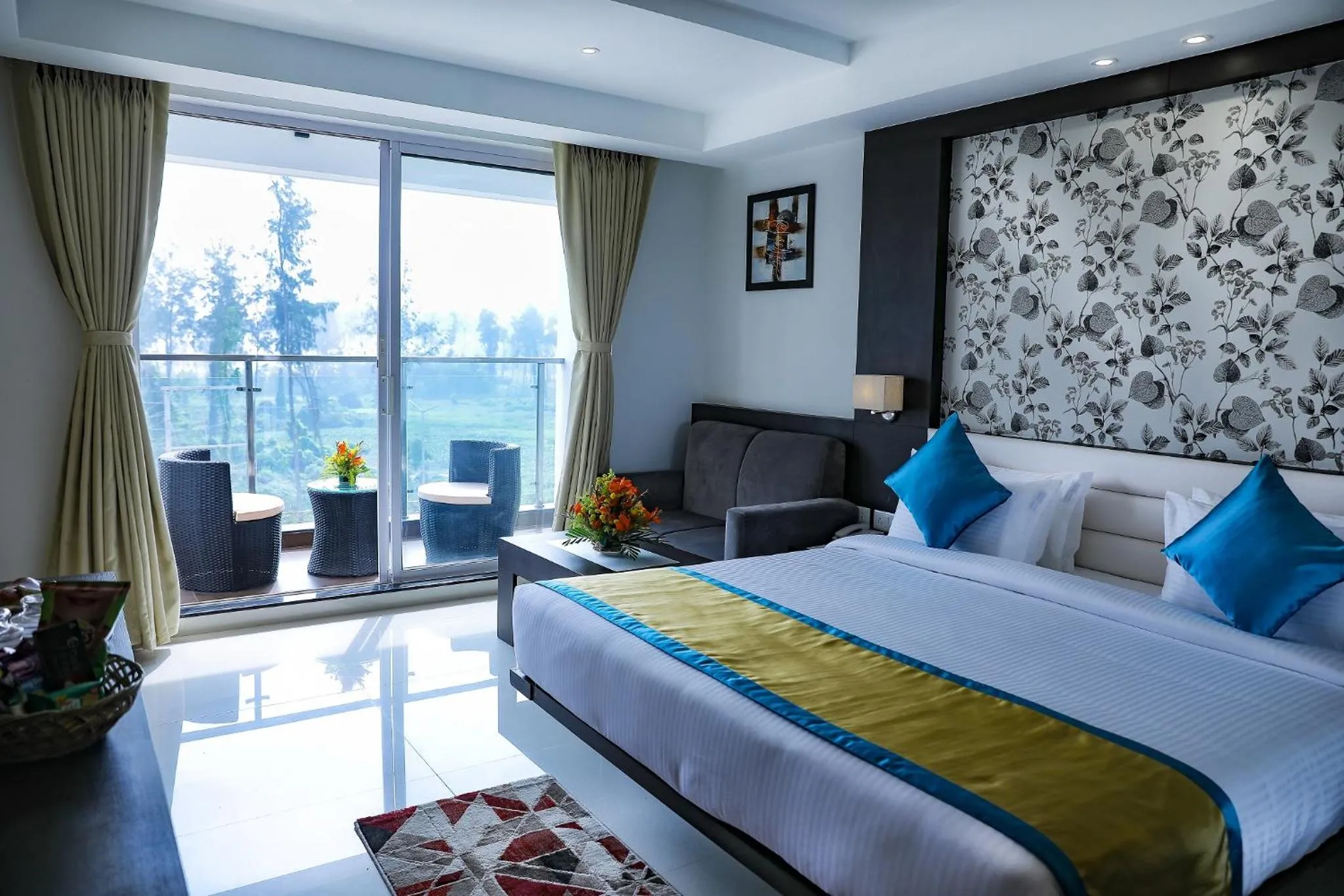 Deluxe  Room in Cygnett Inn Sea View