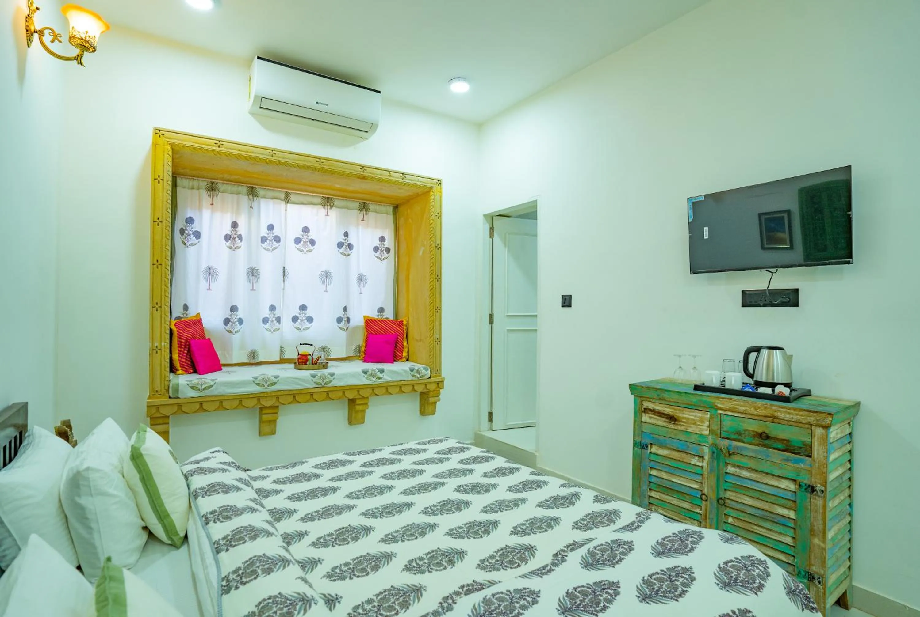 Bed in Bhim Kothi