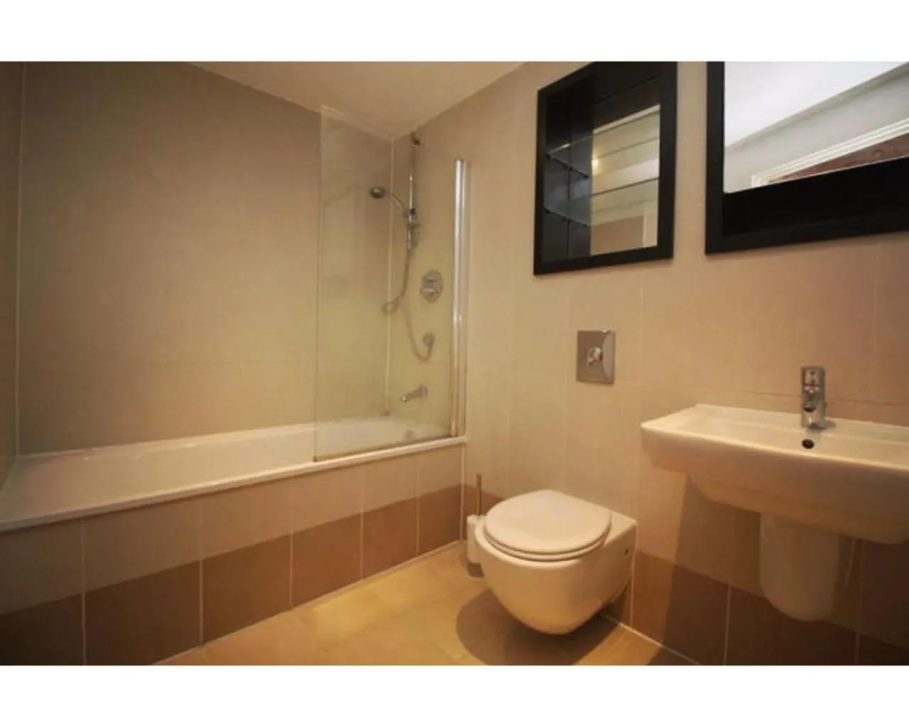 Bathroom in Modern Leeds City Apartment