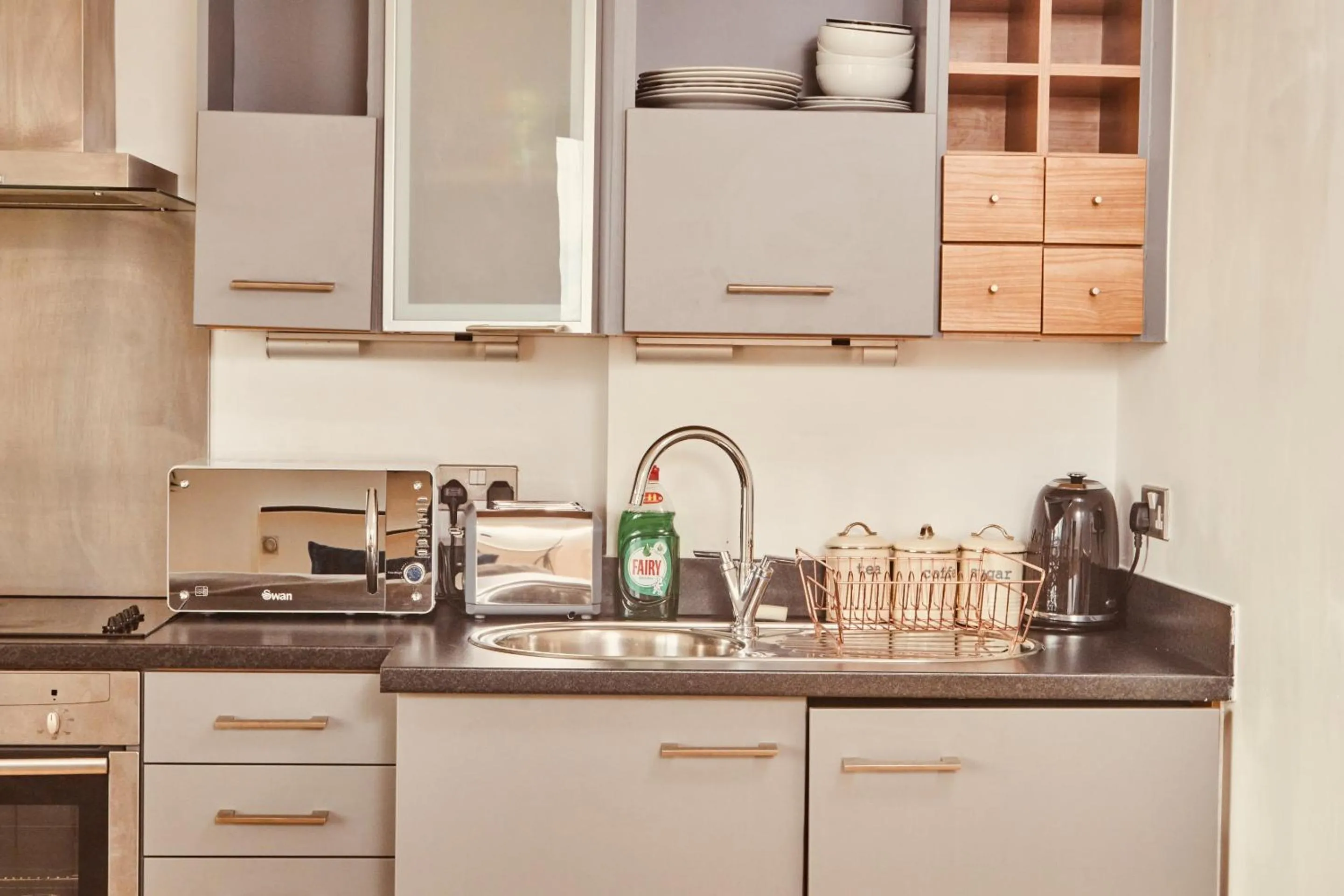 Kitchen or kitchenette in Modern Leeds City Apartment