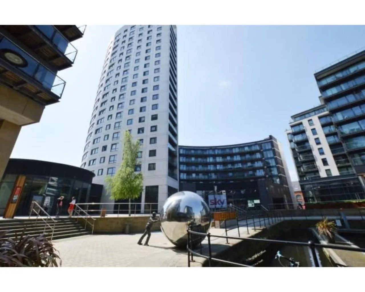 Property building in Modern Leeds City Apartment