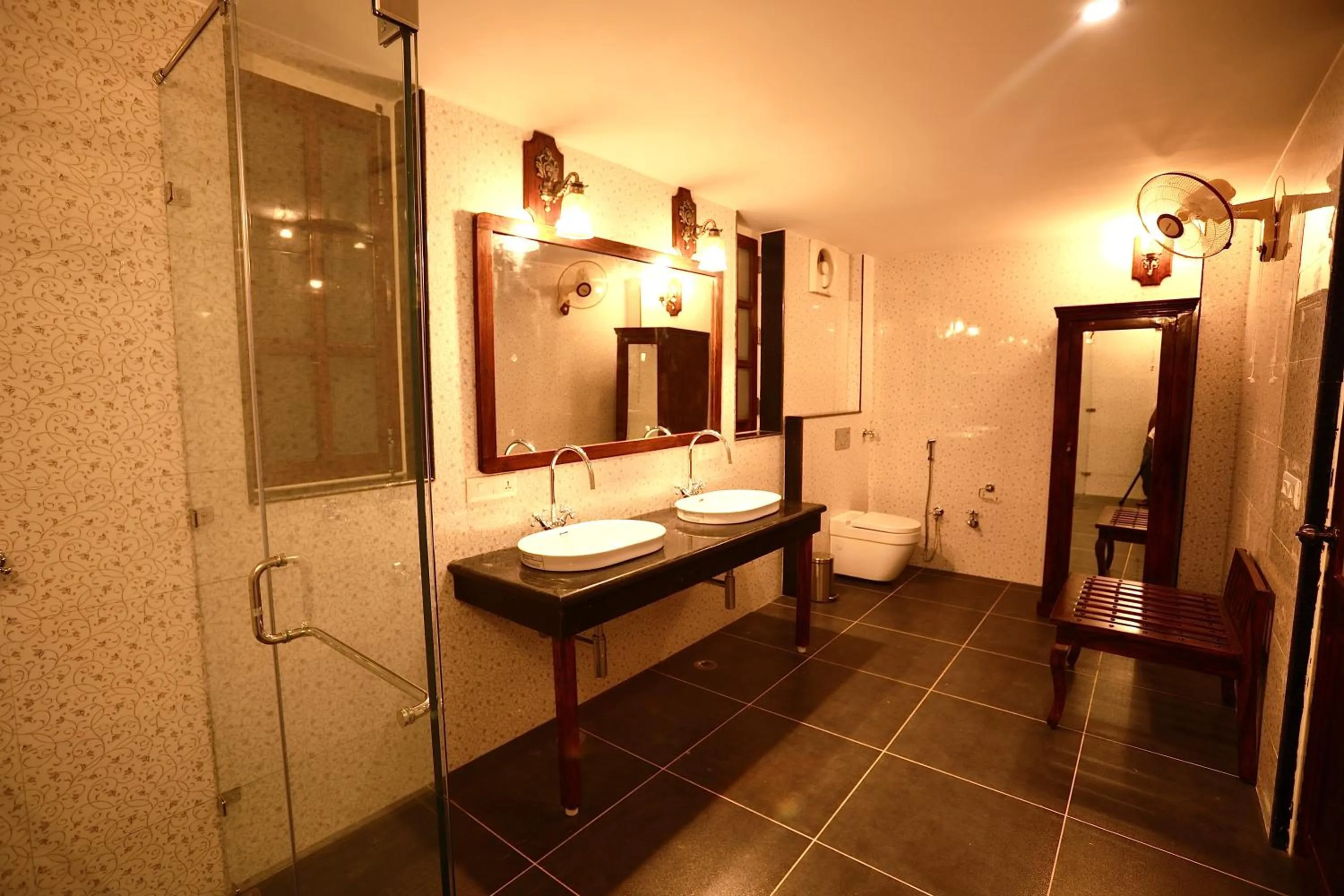 Bathroom in Sariska Safari Lodge