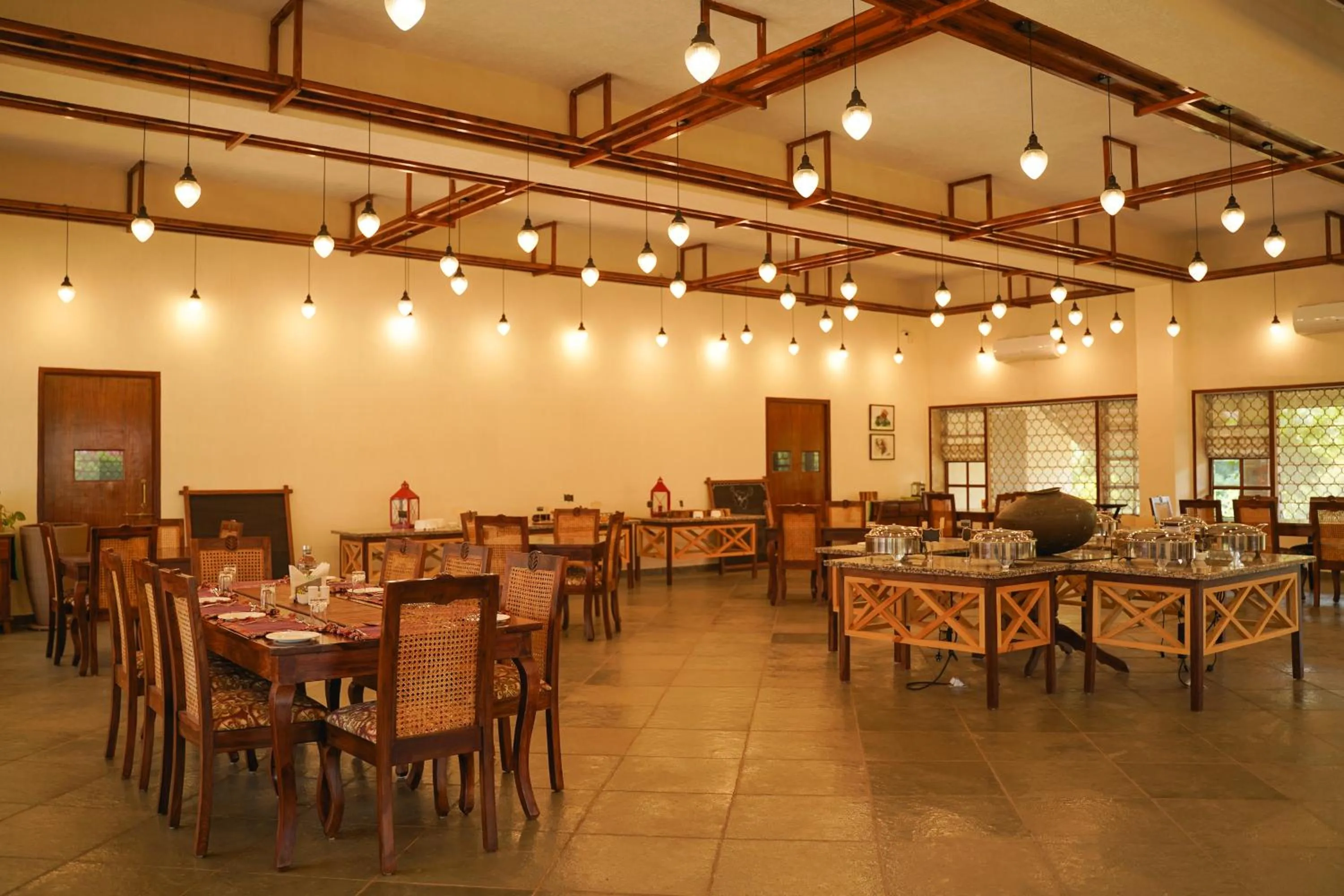 Restaurant/places to eat in Sariska Safari Lodge