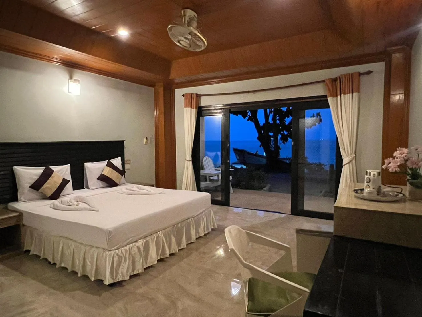 Beach in Haad Khuad Resort