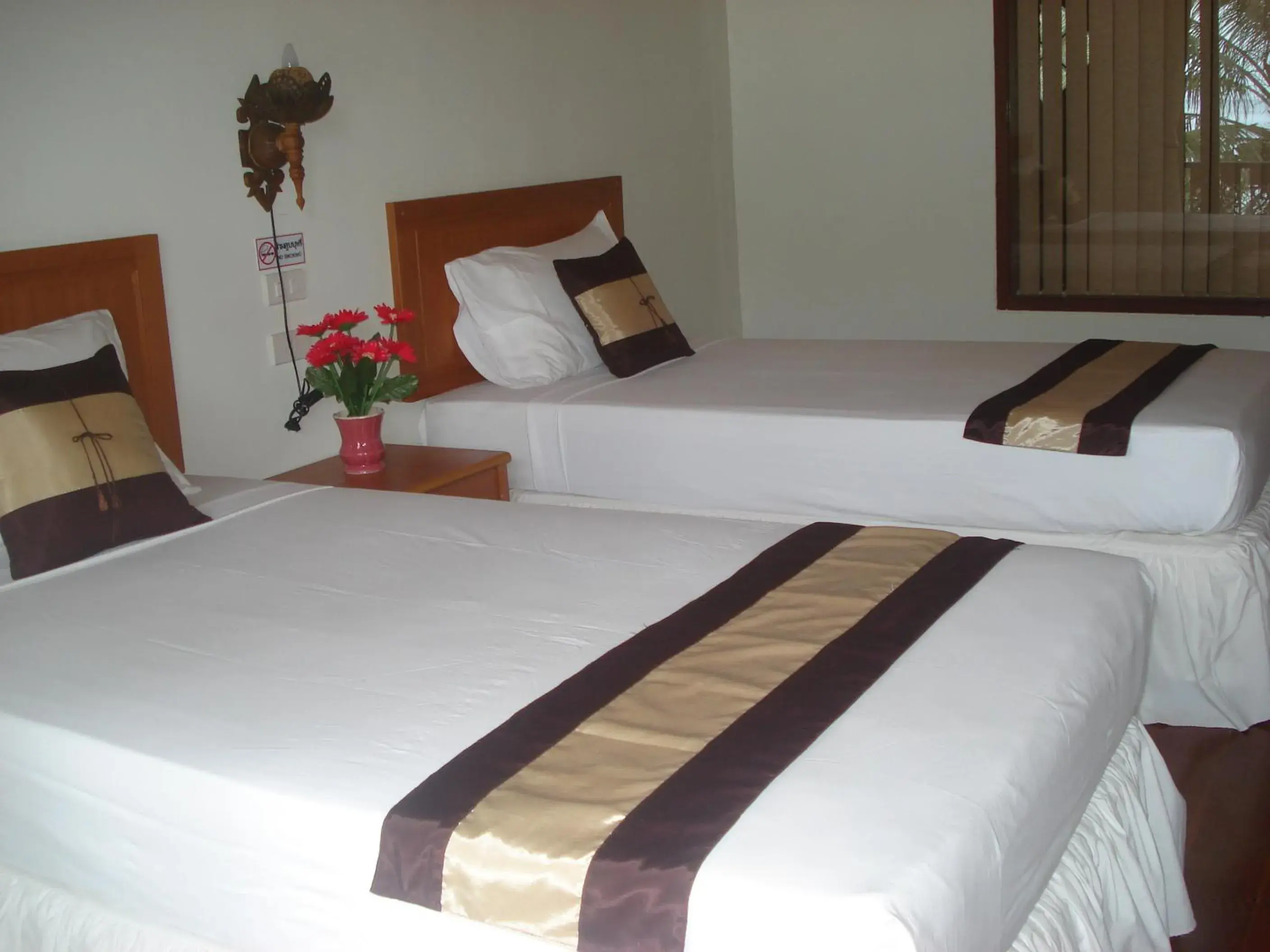 Standard Twin Rooms with Fan in Haad Khuad Resort Standard Twin Rooms with Fan in Haad Khuad Resort