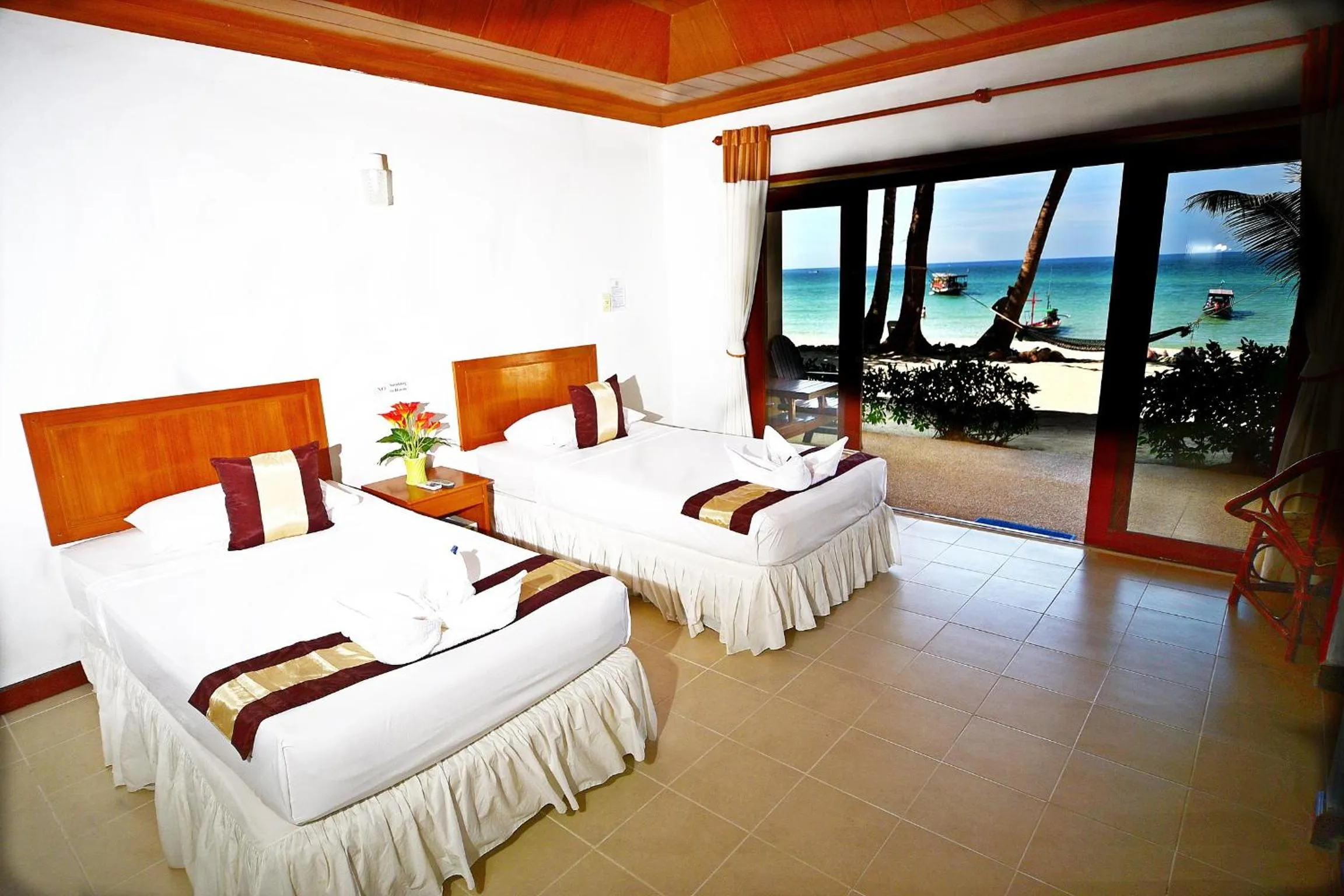 Bed in Haad Khuad Resort