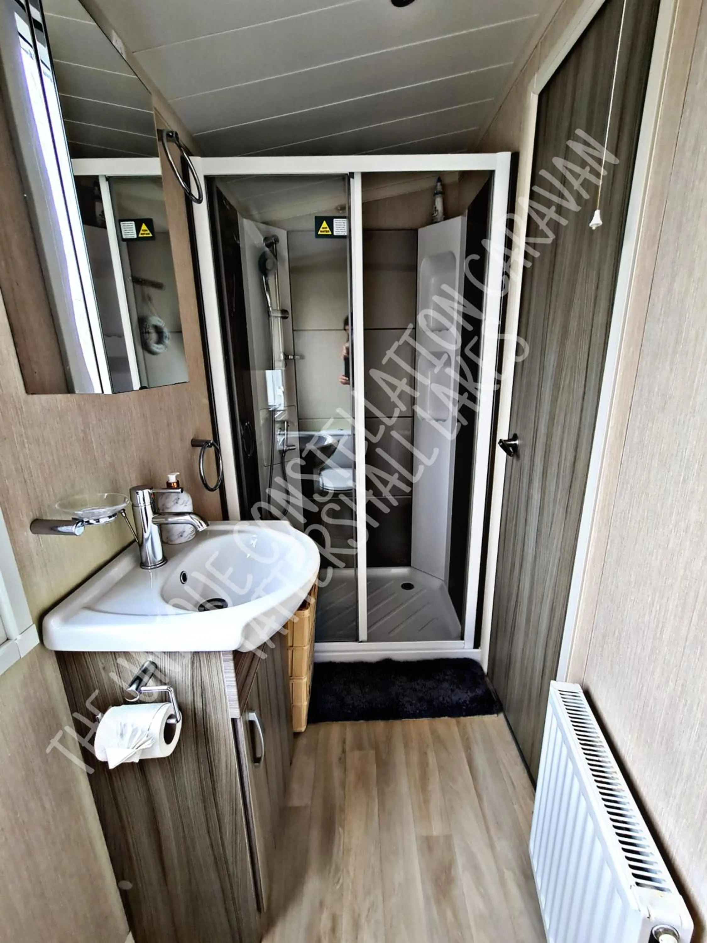 Bathroom in Tattershall Luxury Hot Tub Caravan