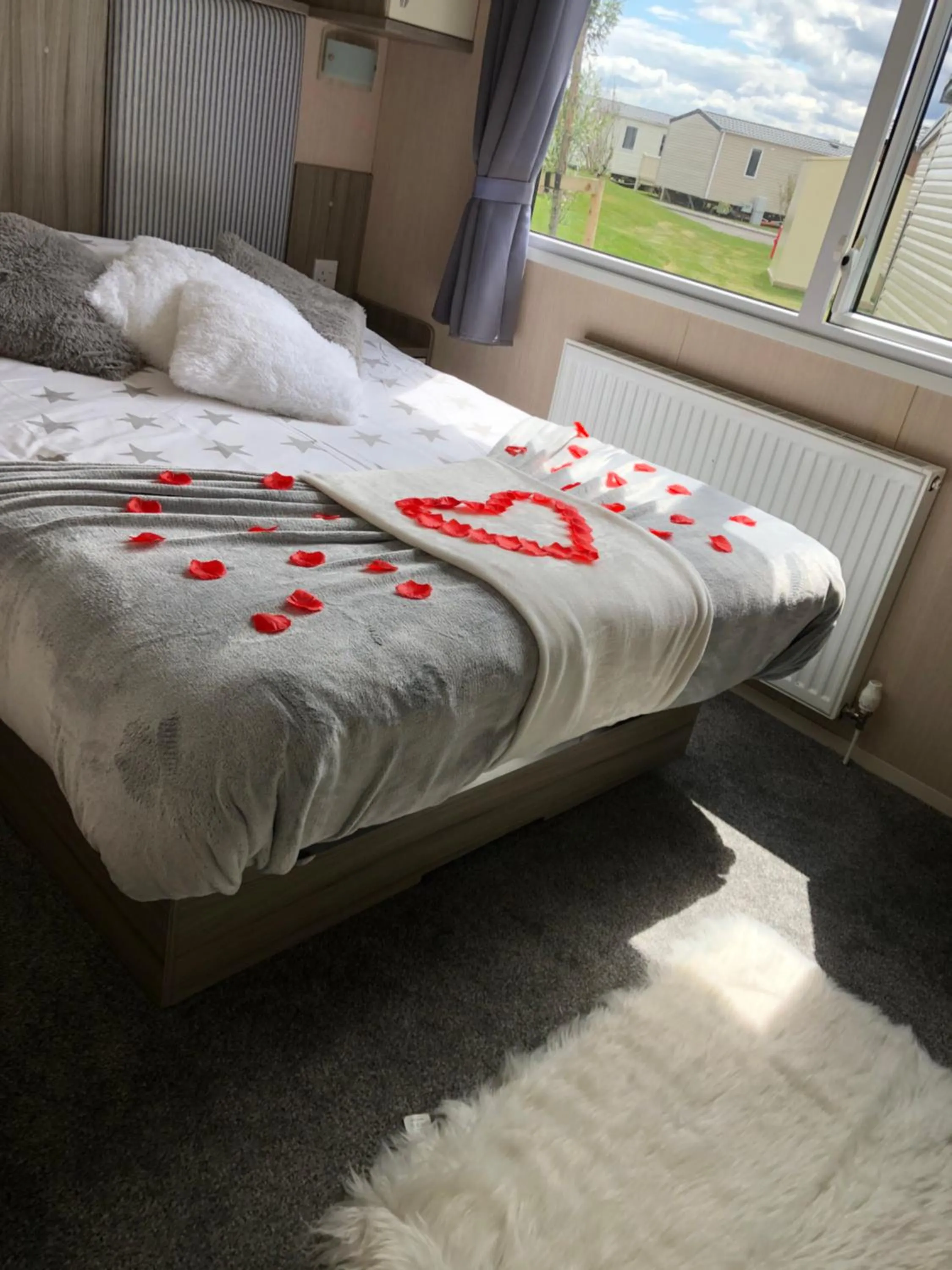 Bed in Tattershall Luxury Hot Tub Caravan