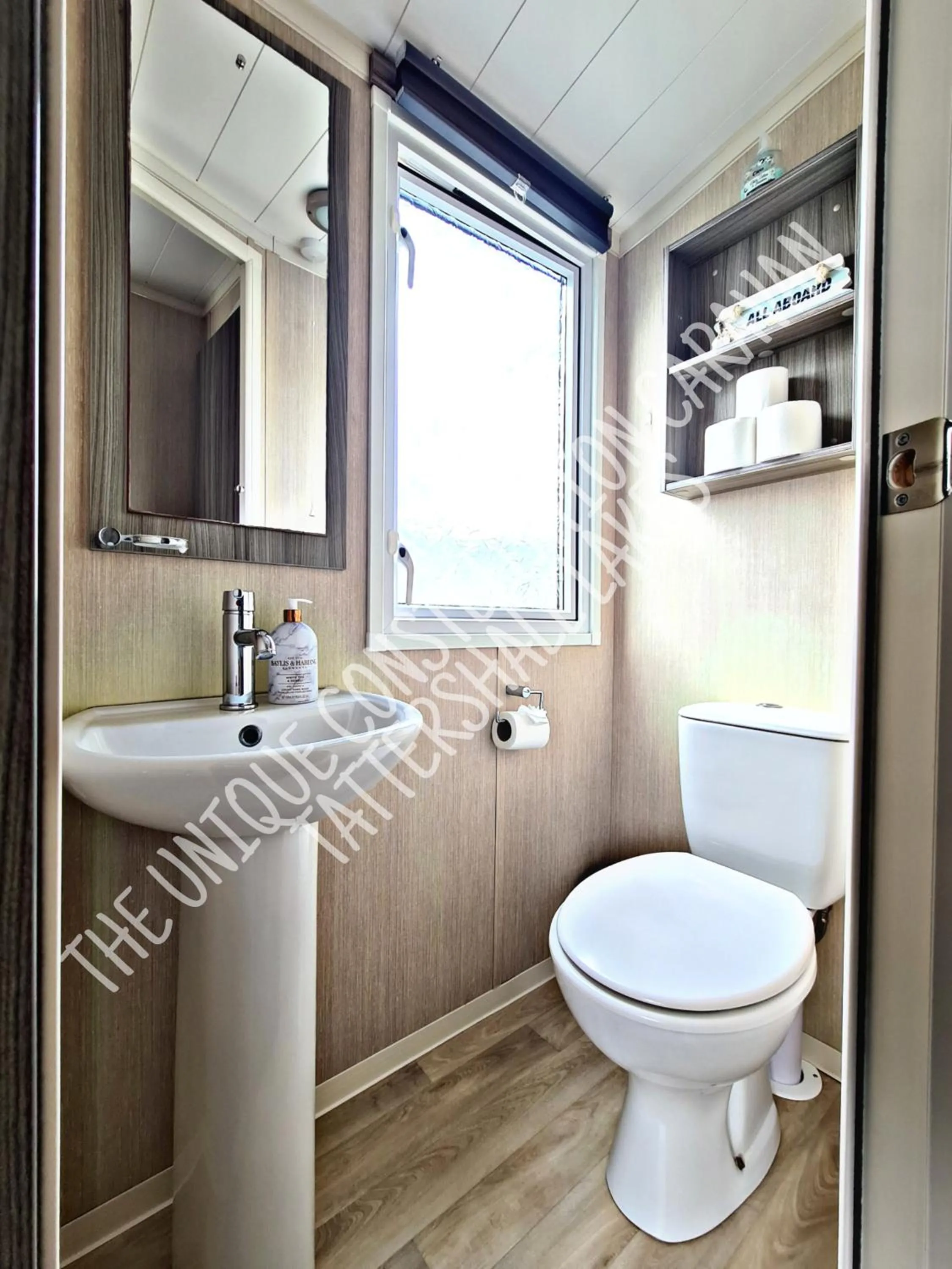 Bathroom in Tattershall Luxury Hot Tub Caravan