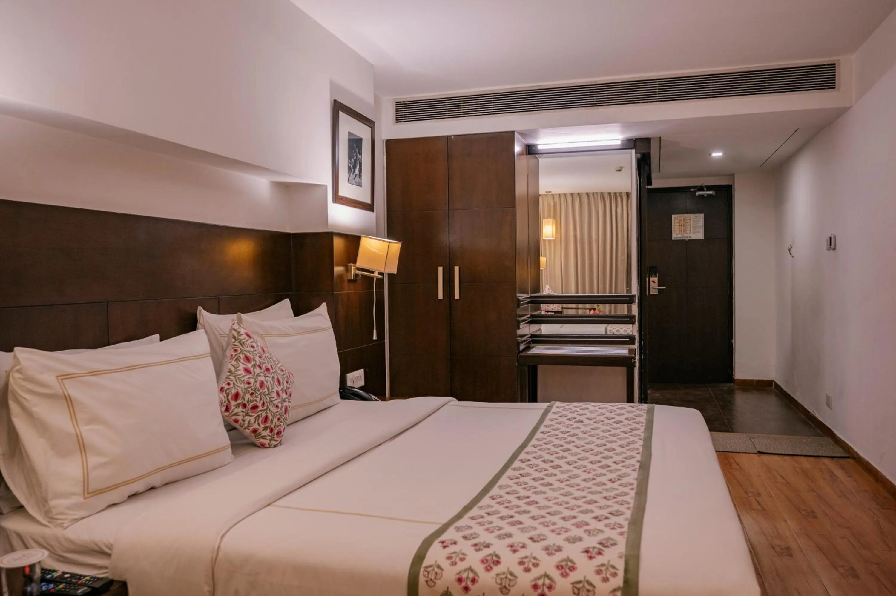 Bed in Hotel Clarks Collection Vadodara