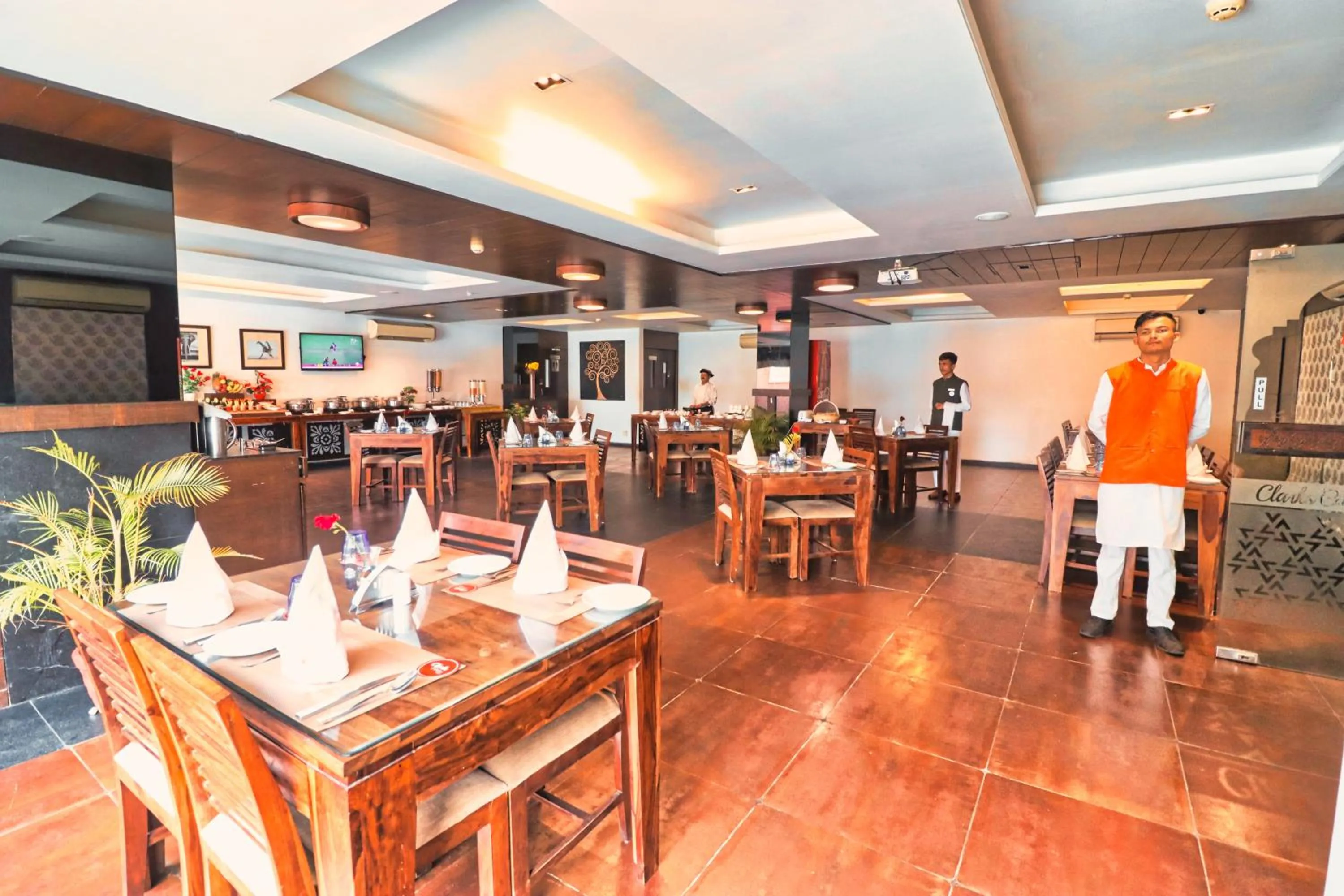 Restaurant/places to eat in Hotel Clarks Collection Vadodara