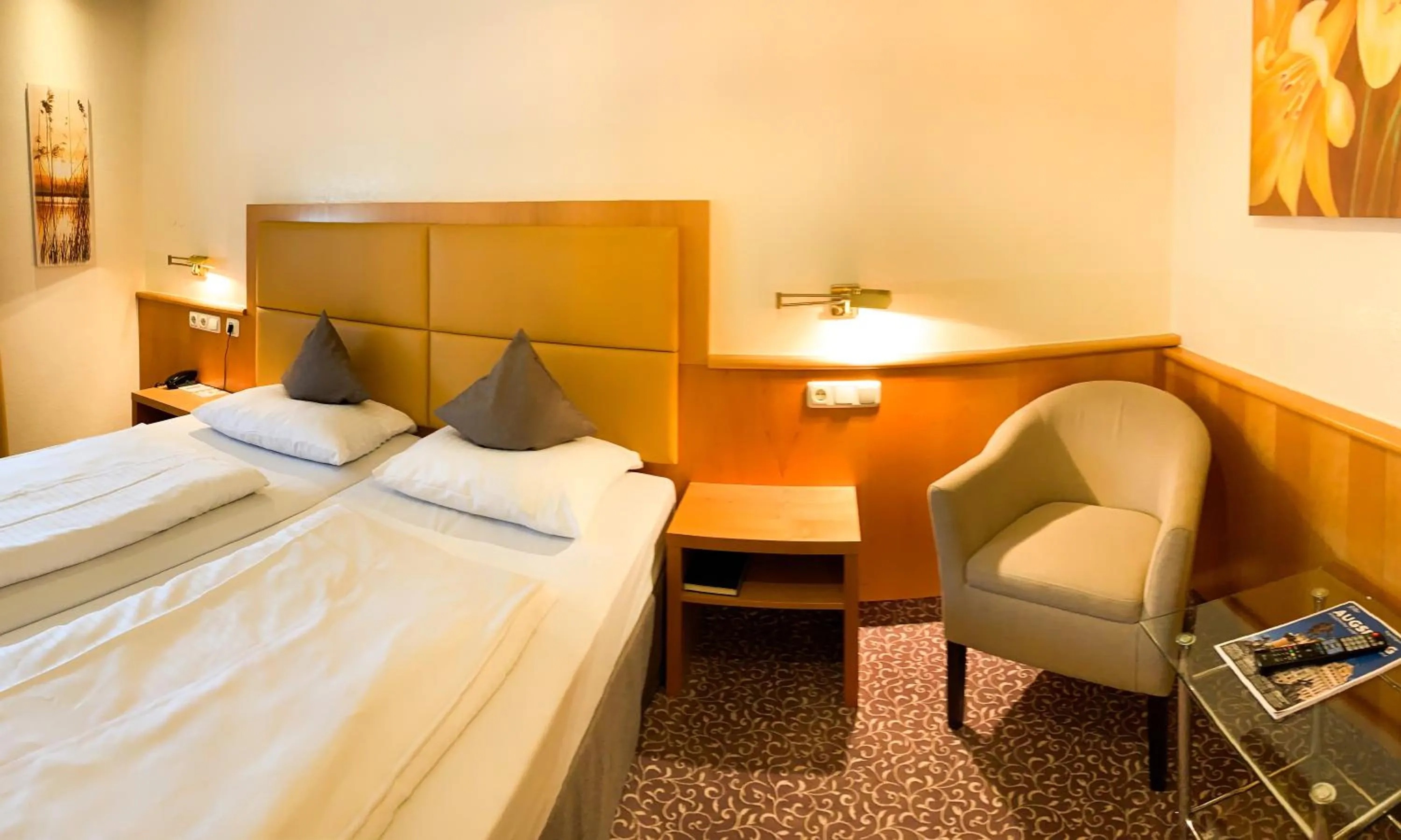 Guests, Bed in City Hotel Ost am Kö