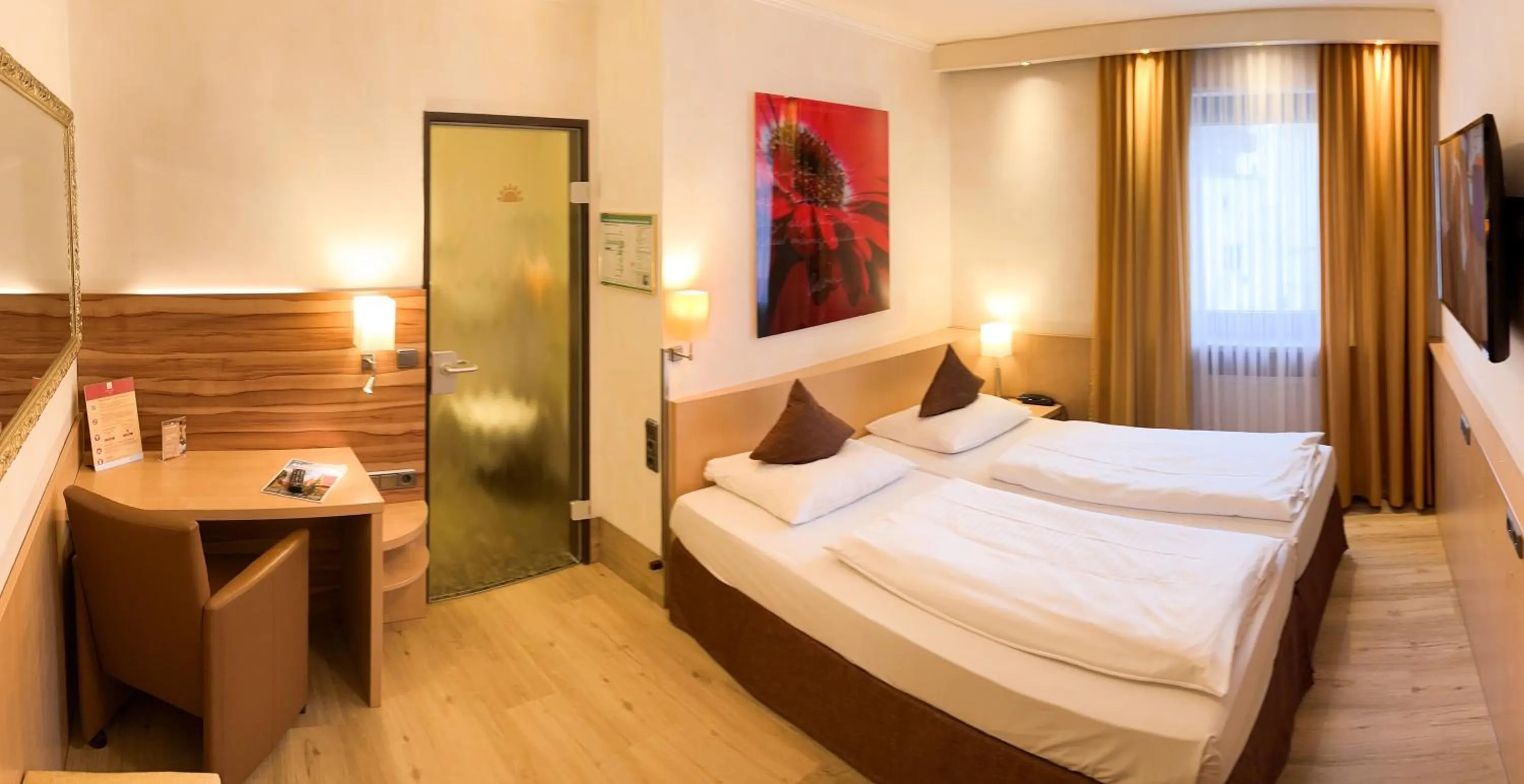 Bedroom, Bed in City Hotel Ost am Kö