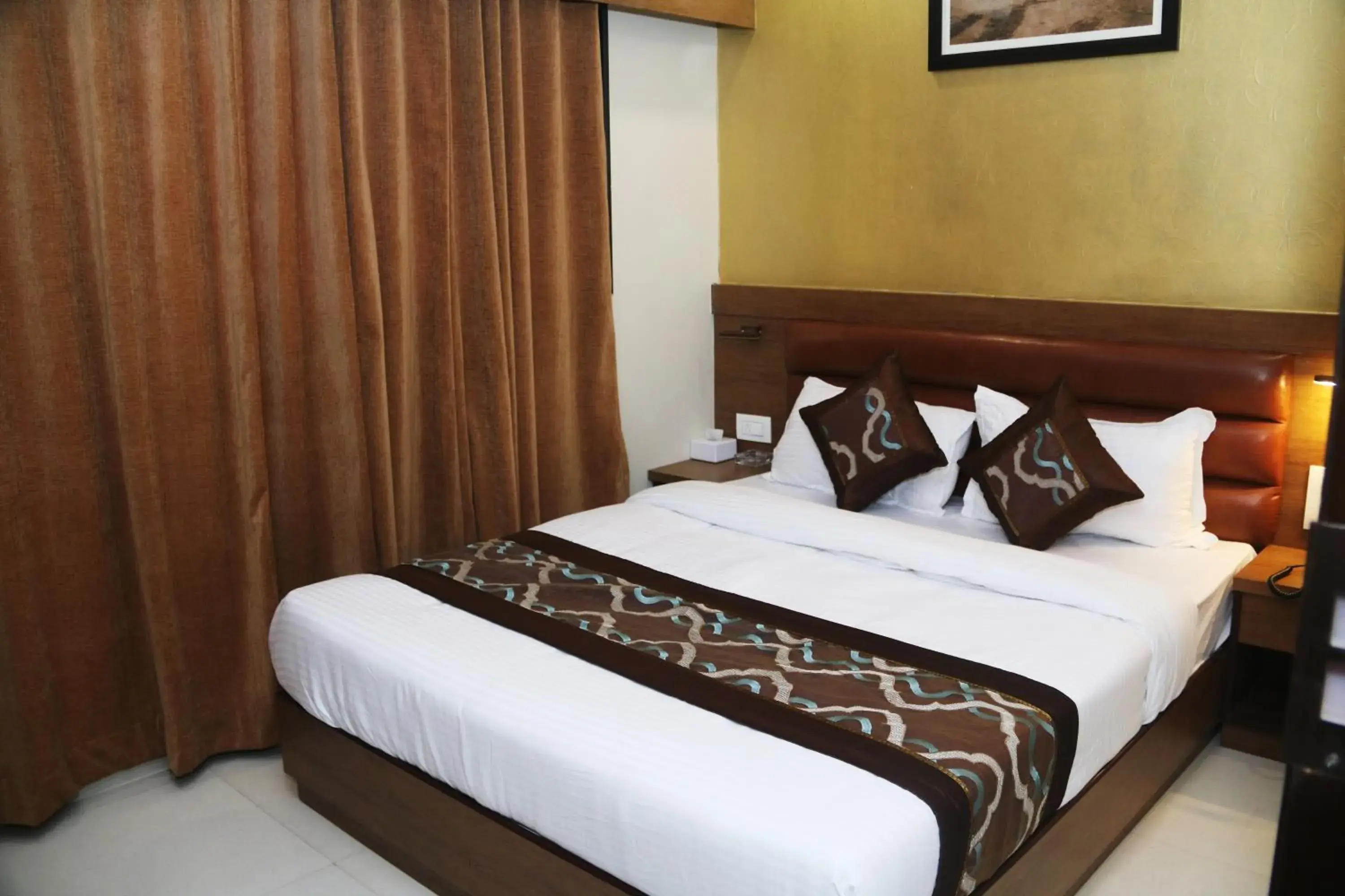 Bed in Hotel Crystal Luxury Inn- Bandra Bed in Hotel Crystal Luxury Inn- Bandra