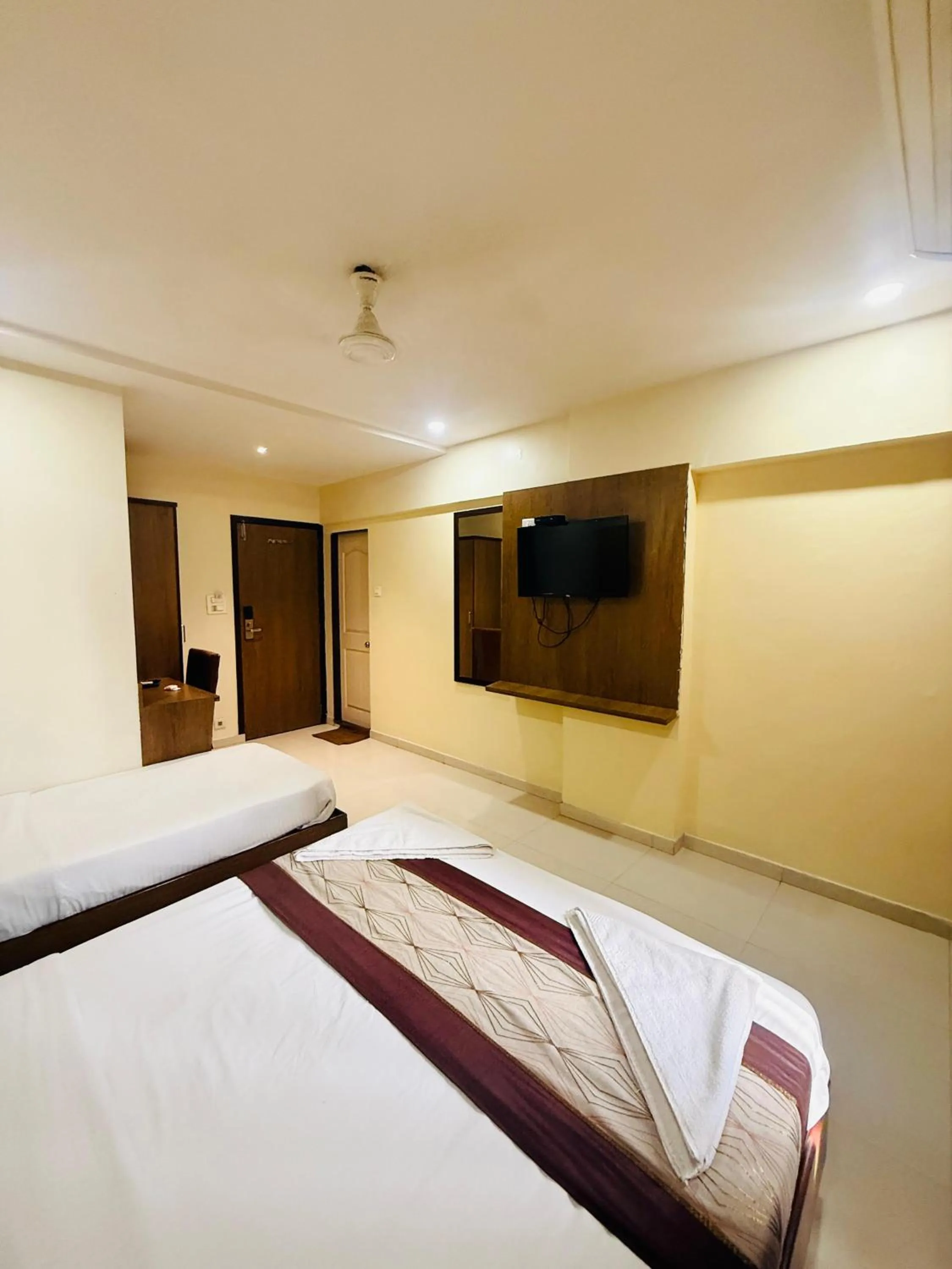 Bedroom, Bed in Hotel Crystal Luxury Inn- Bandra