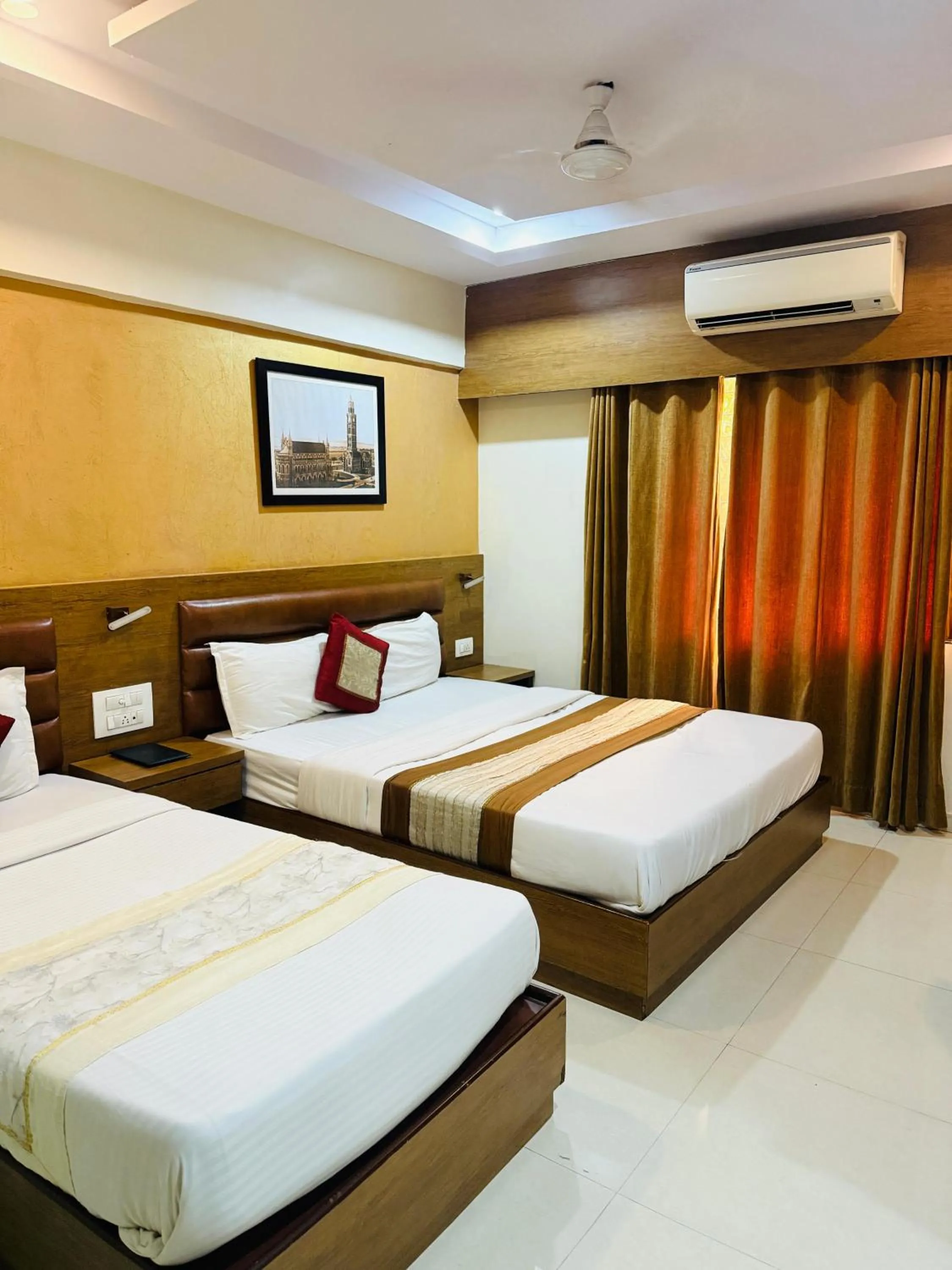 Bedroom, Bed in Hotel Crystal Luxury Inn- Bandra