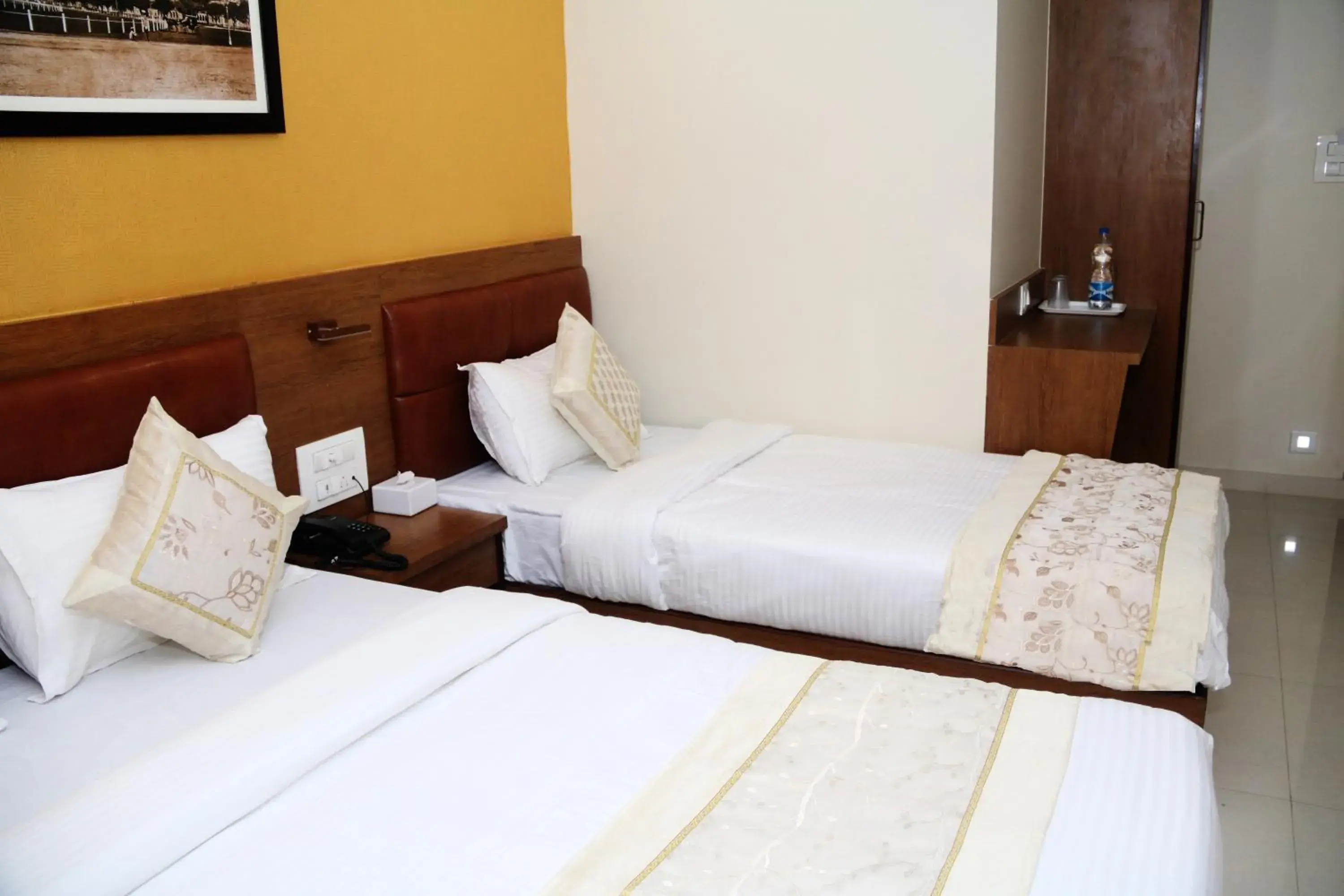 Bed in Hotel Crystal Luxury Inn- Bandra Bed in Hotel Crystal Luxury Inn- Bandra