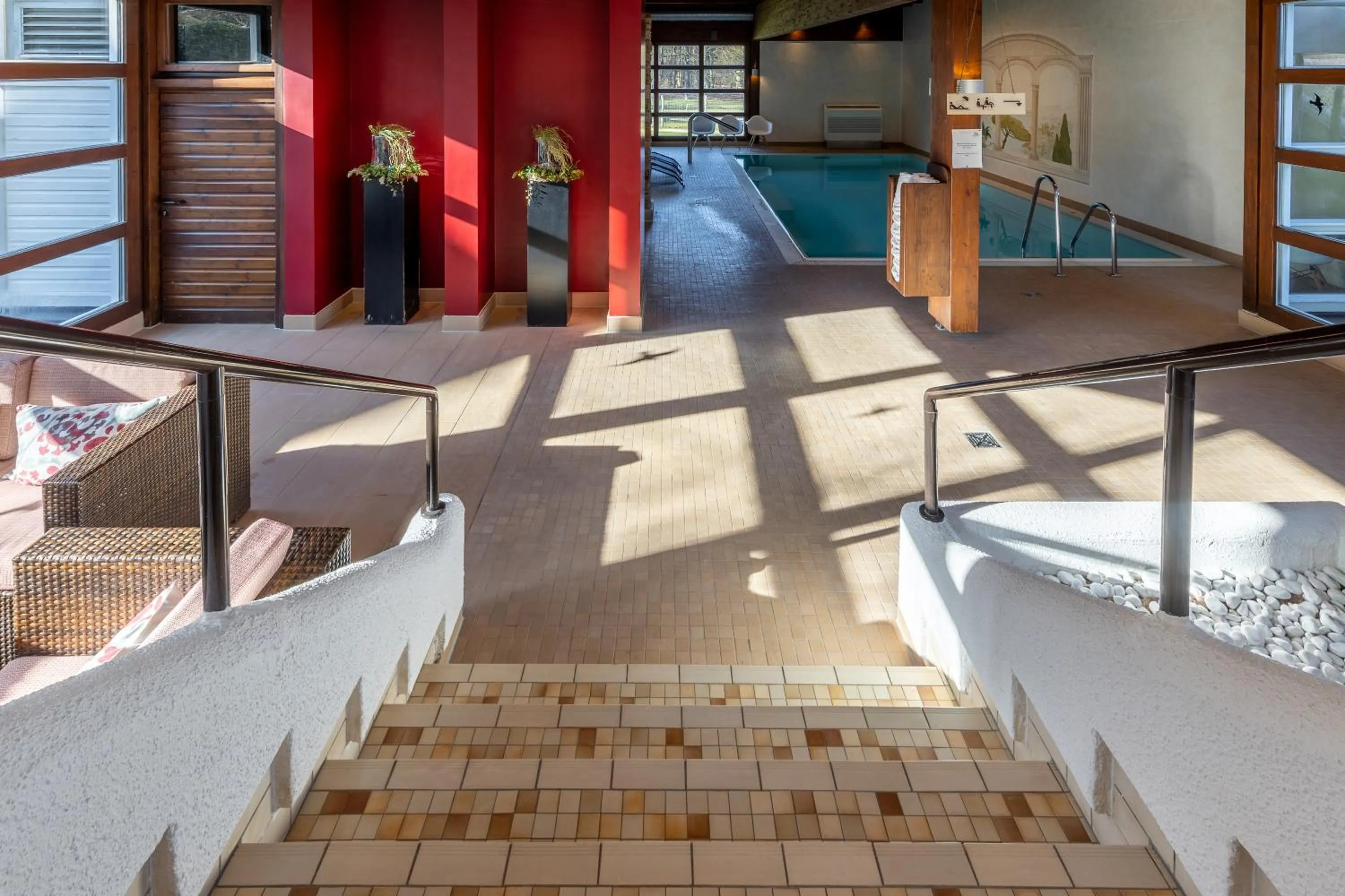 Swimming pool in Jagdschloss Hotel Niederwald