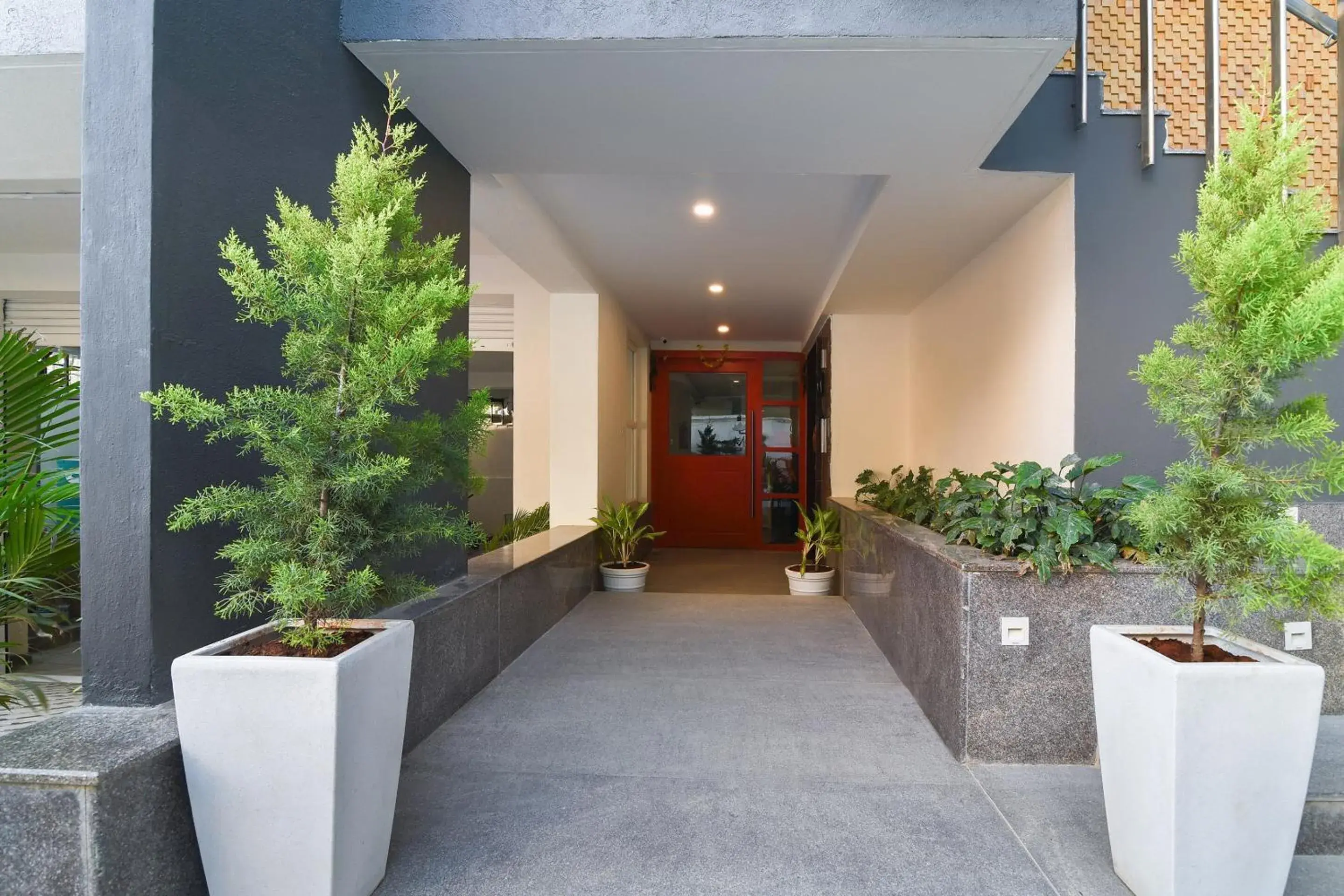 Lobby or reception in Super Townhouse Spruce Hotels Bellandur Lobby or reception in Super Townhouse Spruce Hotels Bellandur