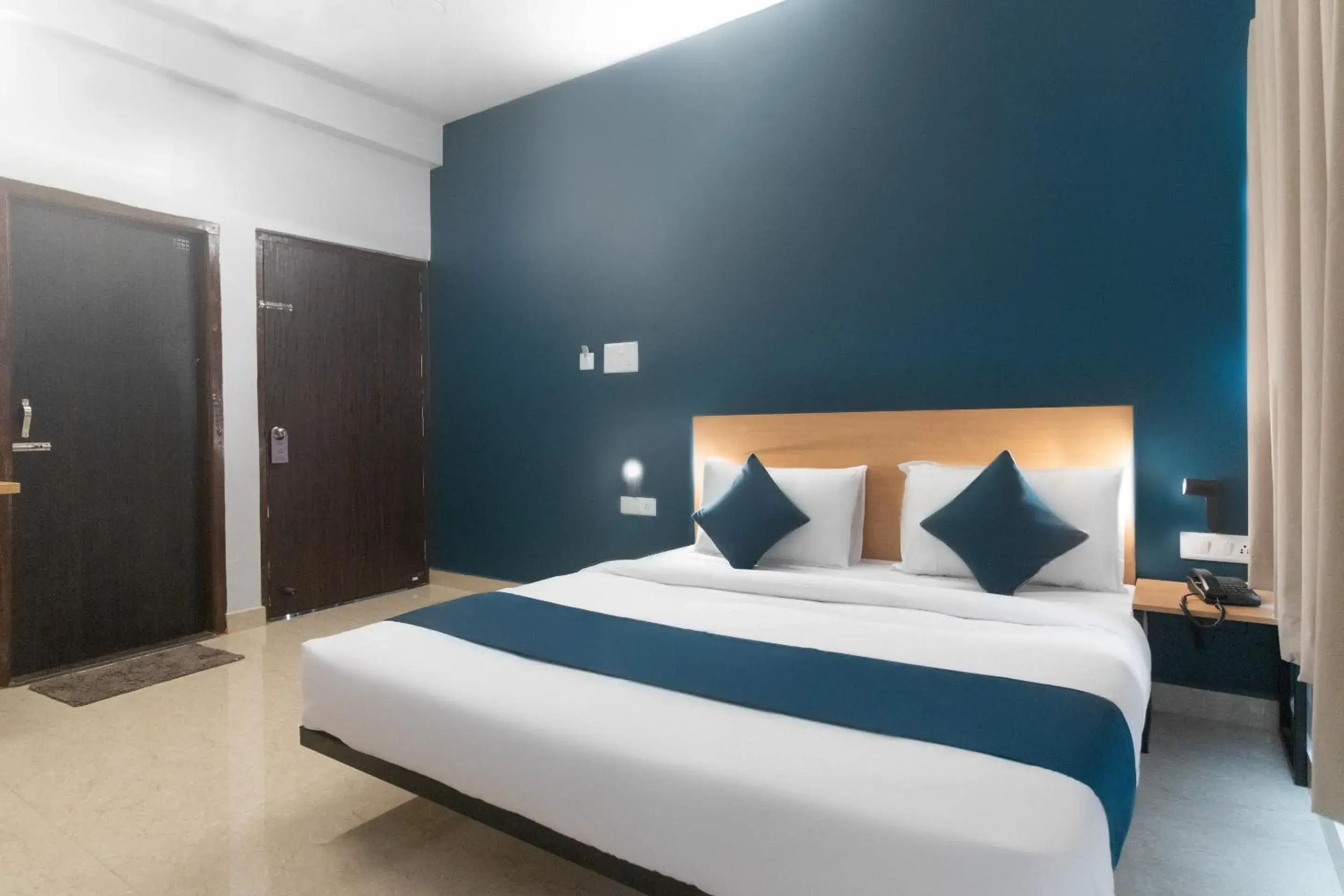 Bedroom, Bed in Super Namaskar Silver Key Bedroom, Bed in Super Namaskar Silver Key