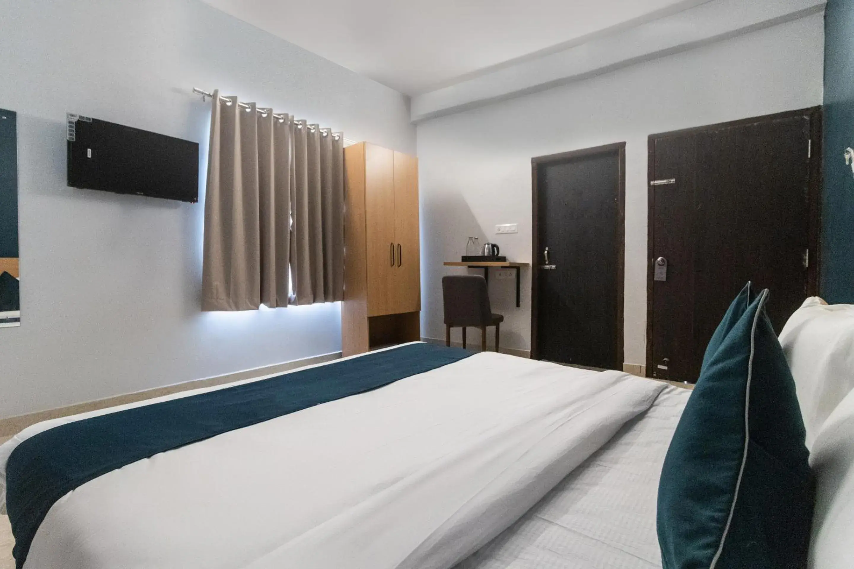 Bedroom, Bed in Super Namaskar Silver Key Bedroom, Bed in Super Namaskar Silver Key