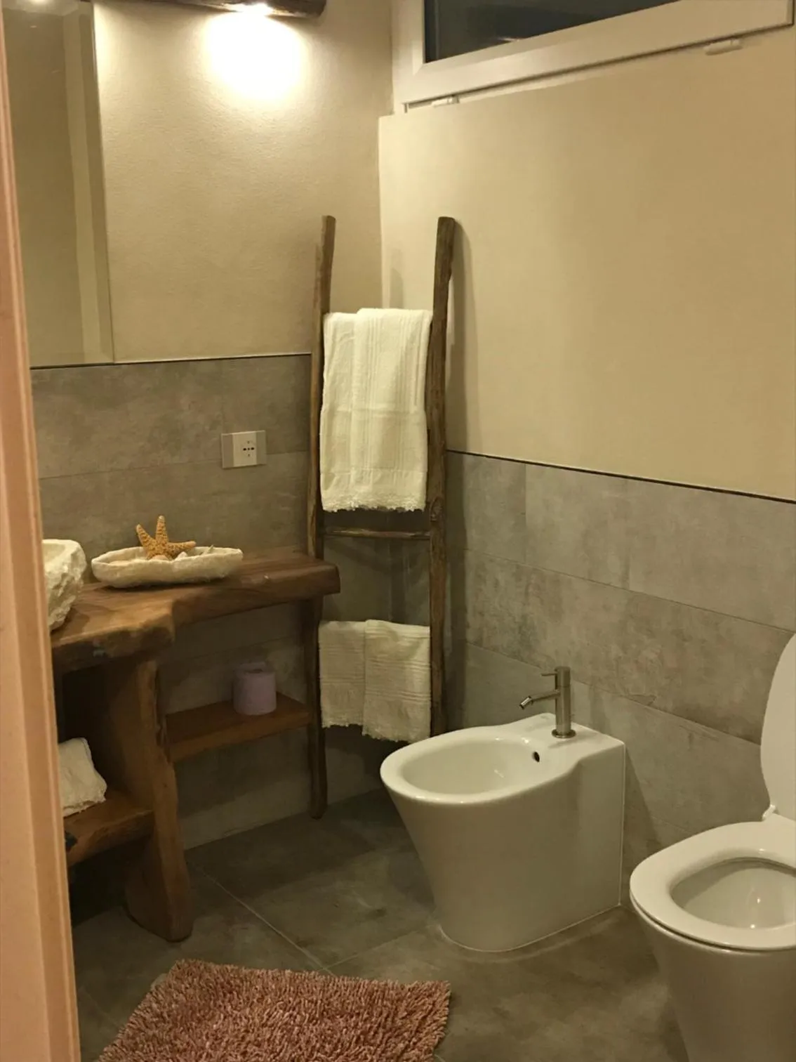 Bathroom in LE LANTERNE