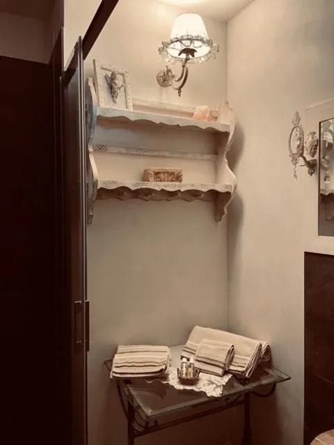 Bathroom in LE LANTERNE