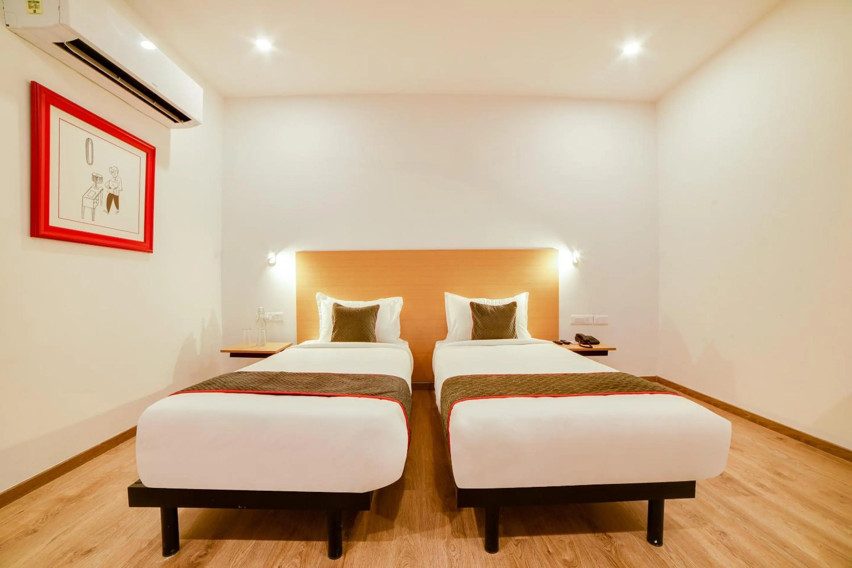 Bedroom, Bed in Super Townhouse Hosur Main Road Bommanahalli Near Gopalan Innovation Mall