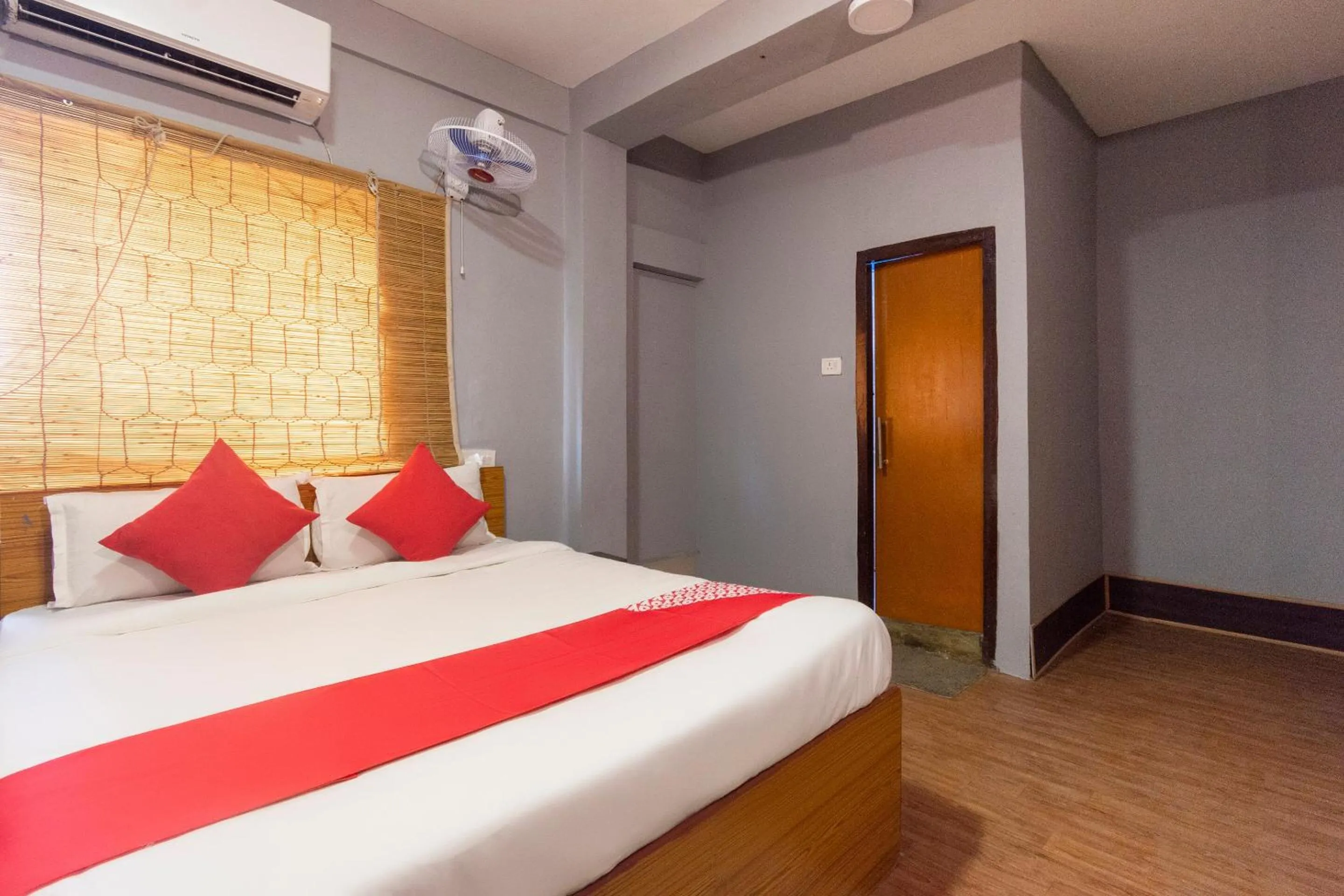 Lobby or reception, Bed in Hotel O by OYO Binayak Inn