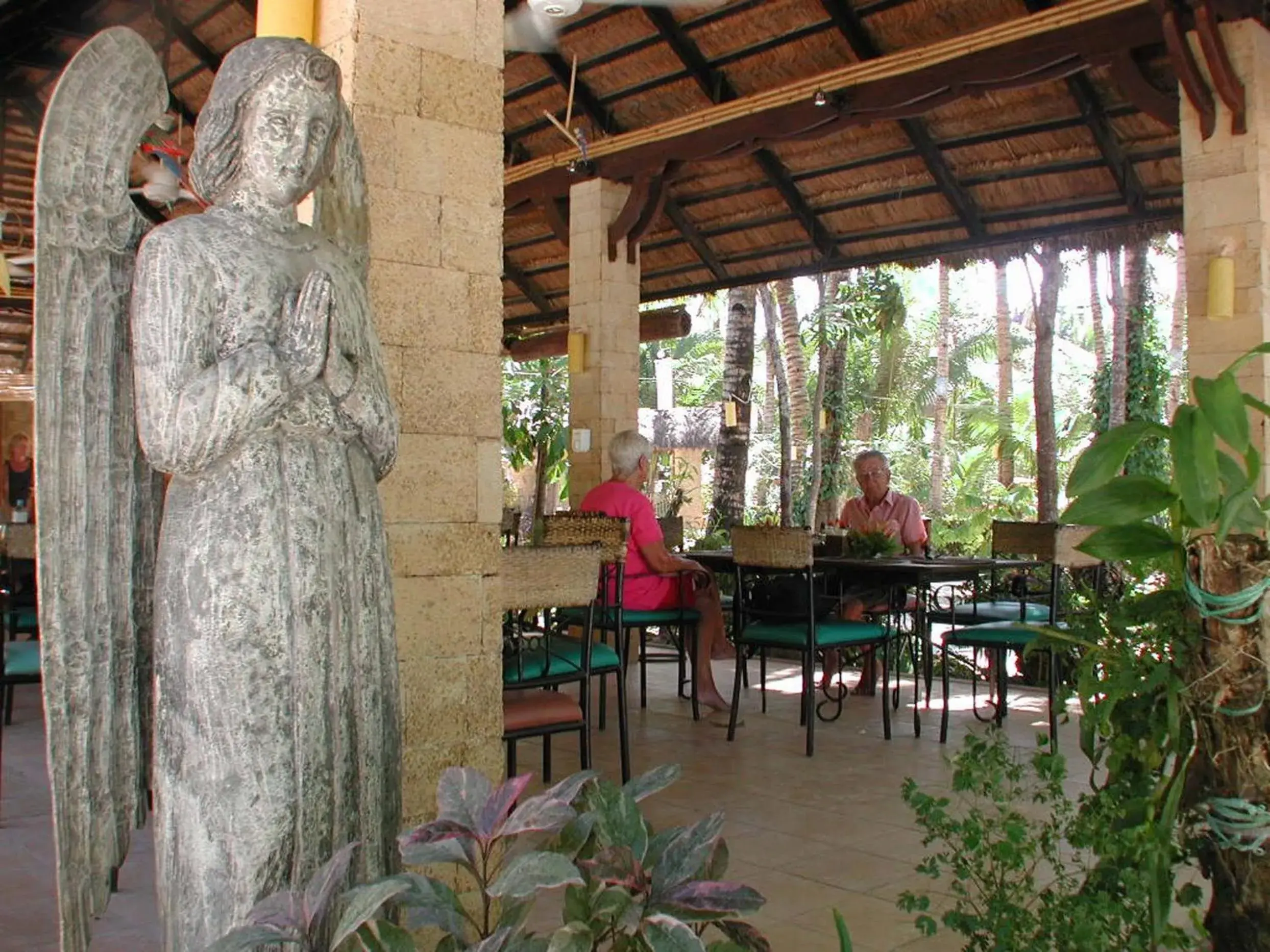 Restaurant/places to eat in Sea Wind Resort Restaurant/places to eat in Sea Wind Resort